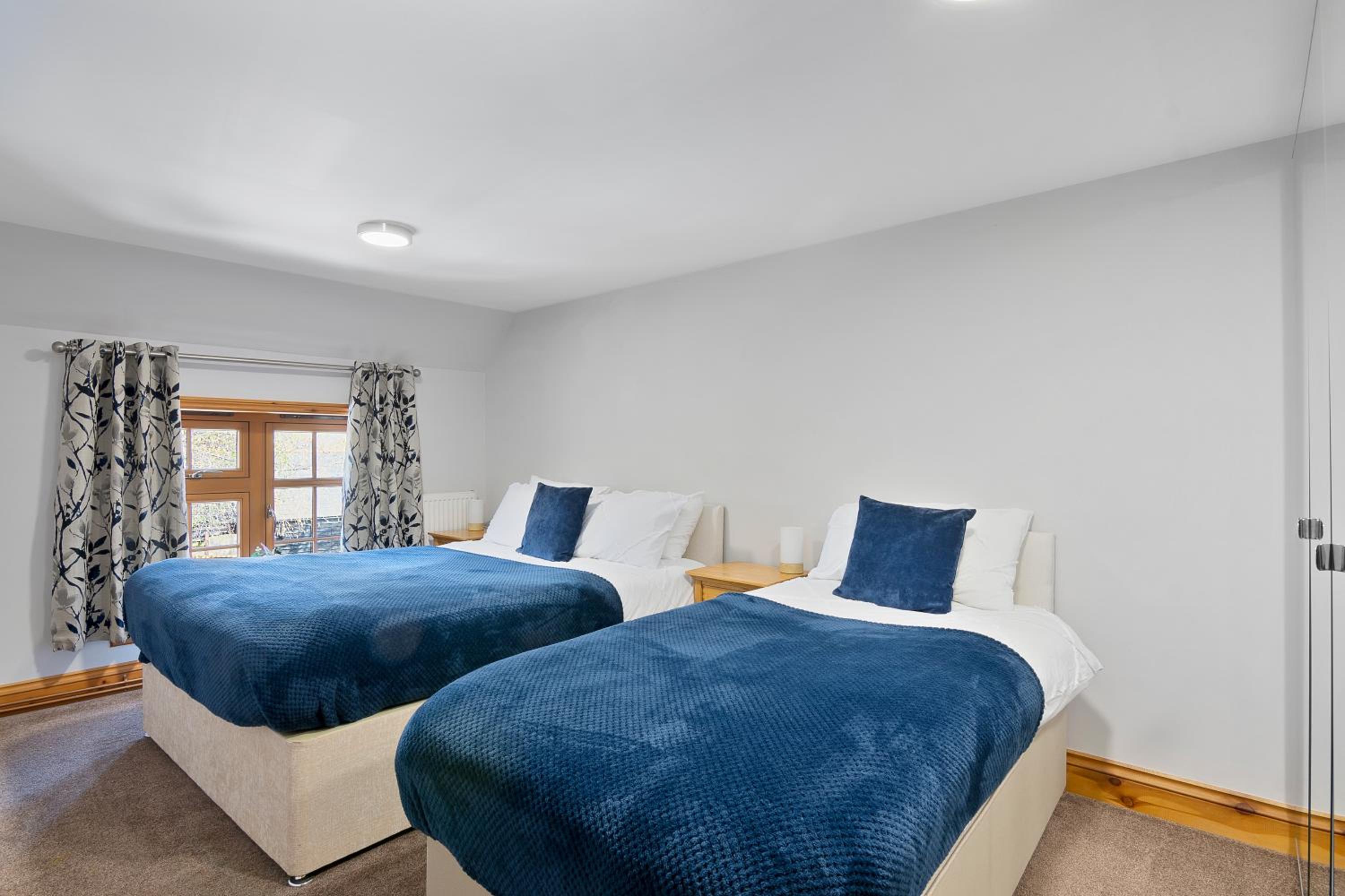 The Roost Group - The Coach House - HOT TUB view 2