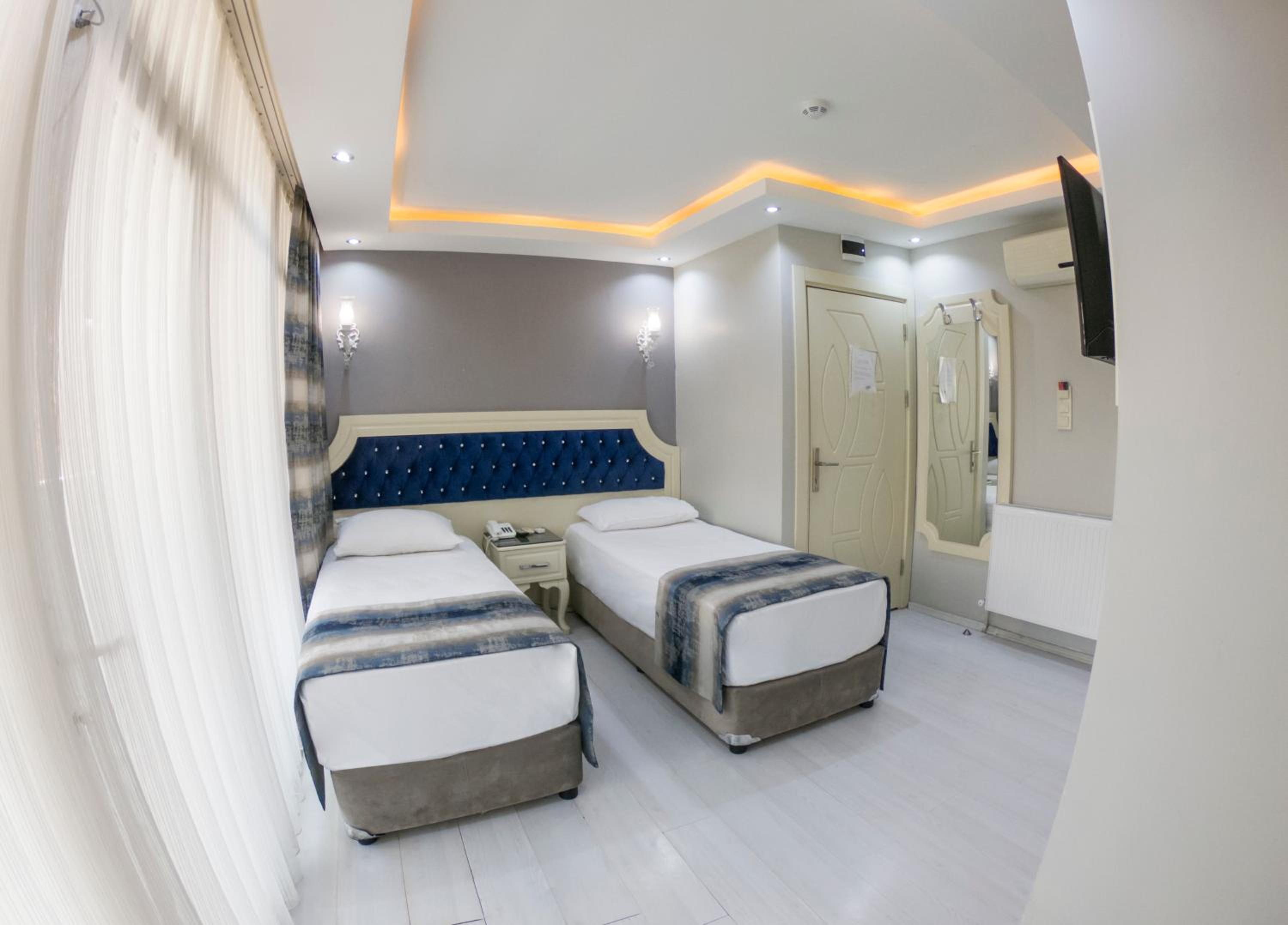 Crowned Plus Otel - Image 26