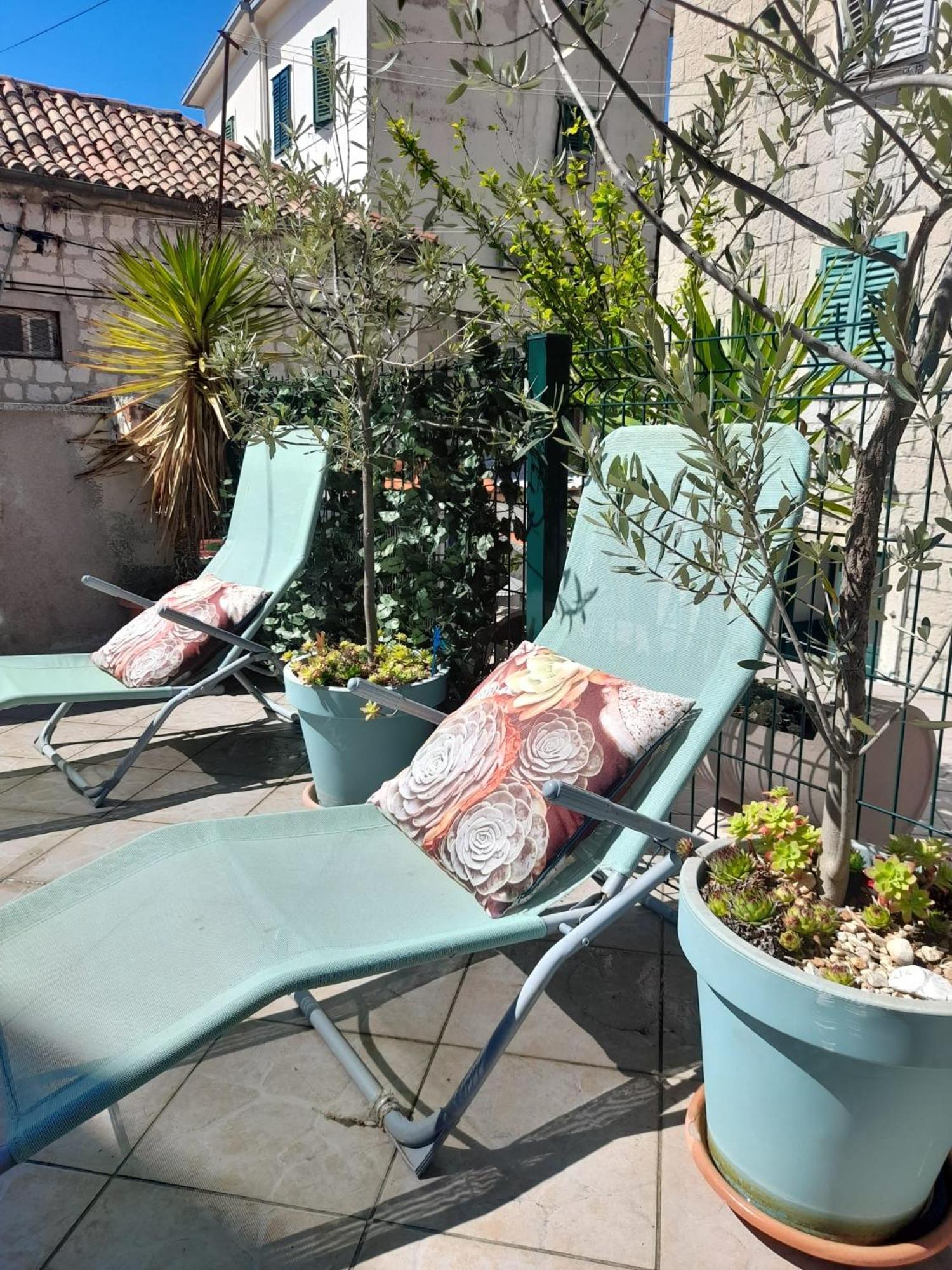 Rooms & Apartment Lasta