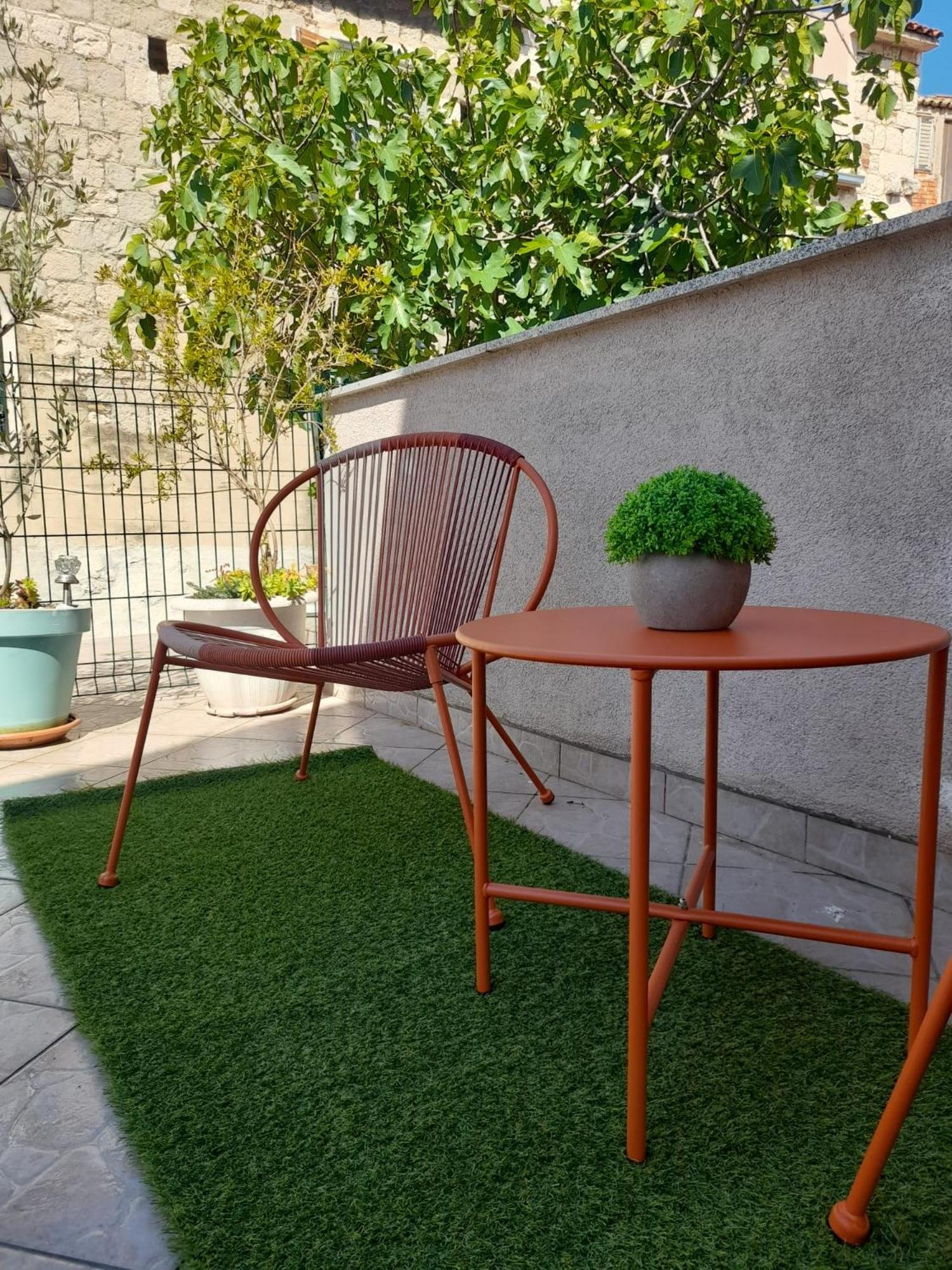 Rooms & Apartment Lasta