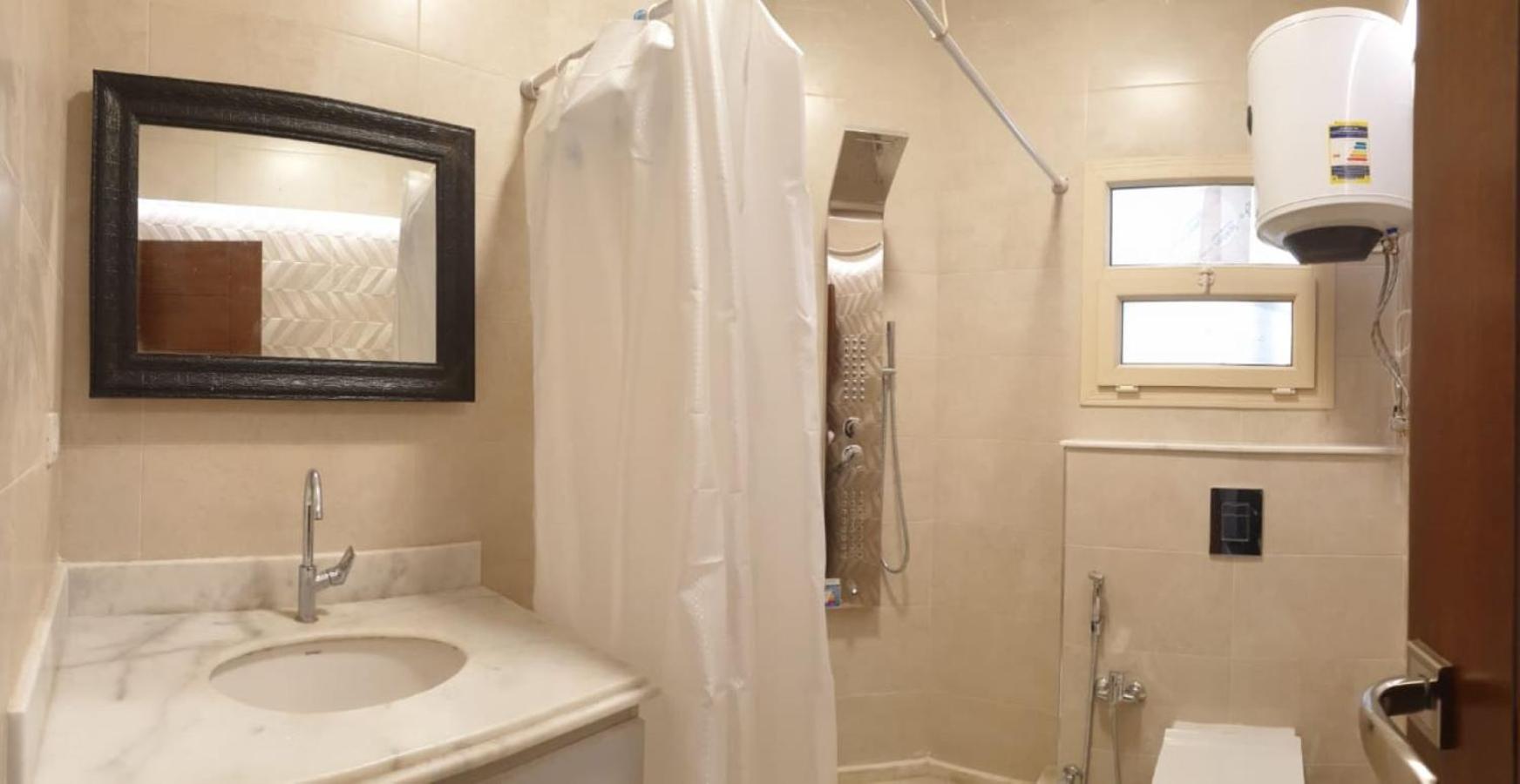 Beautiful semi villa with private entrance in Sheikh Zayed- villa queen