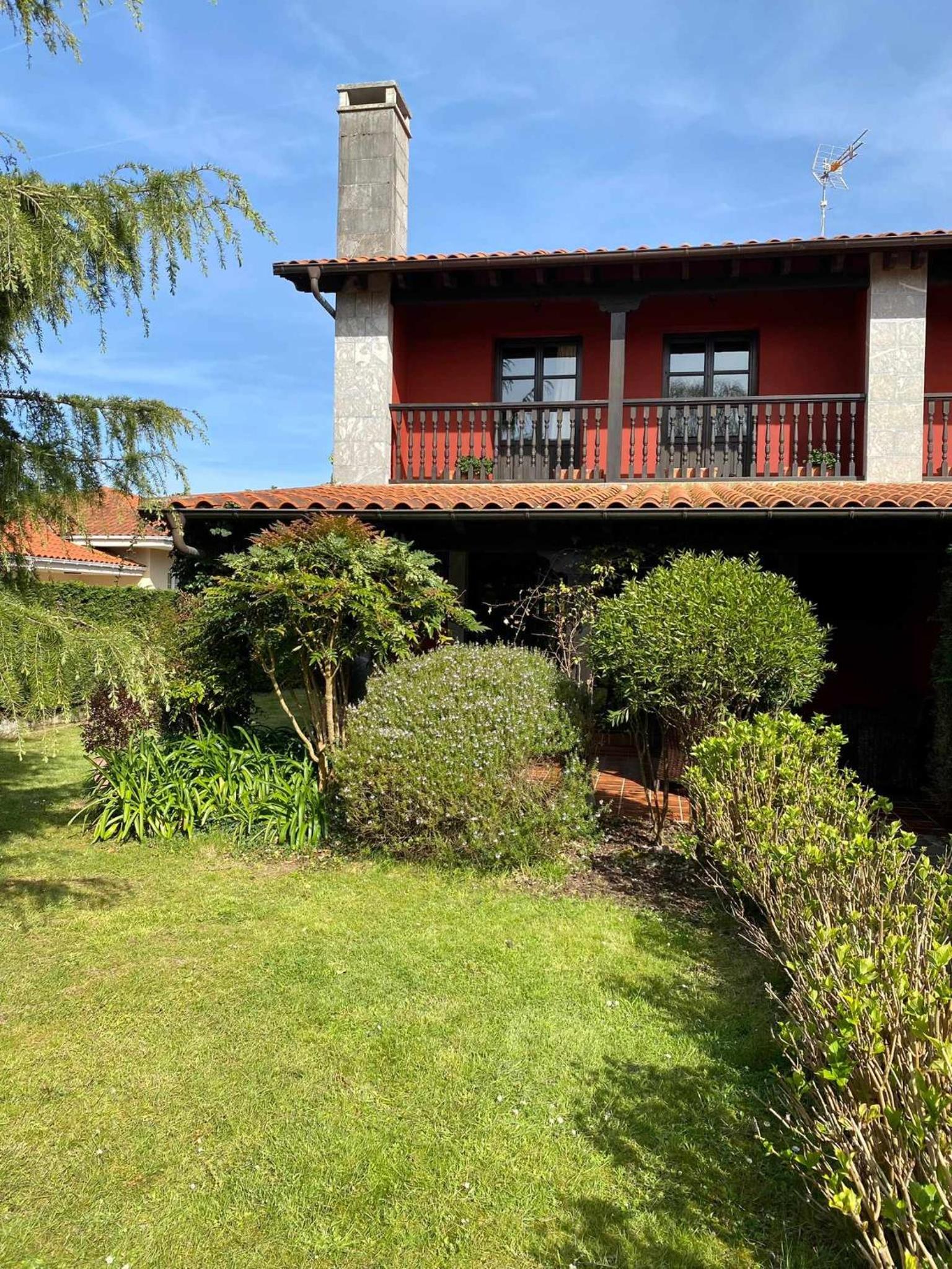 Villa en Llanes con jardín cerca playa - Castañín