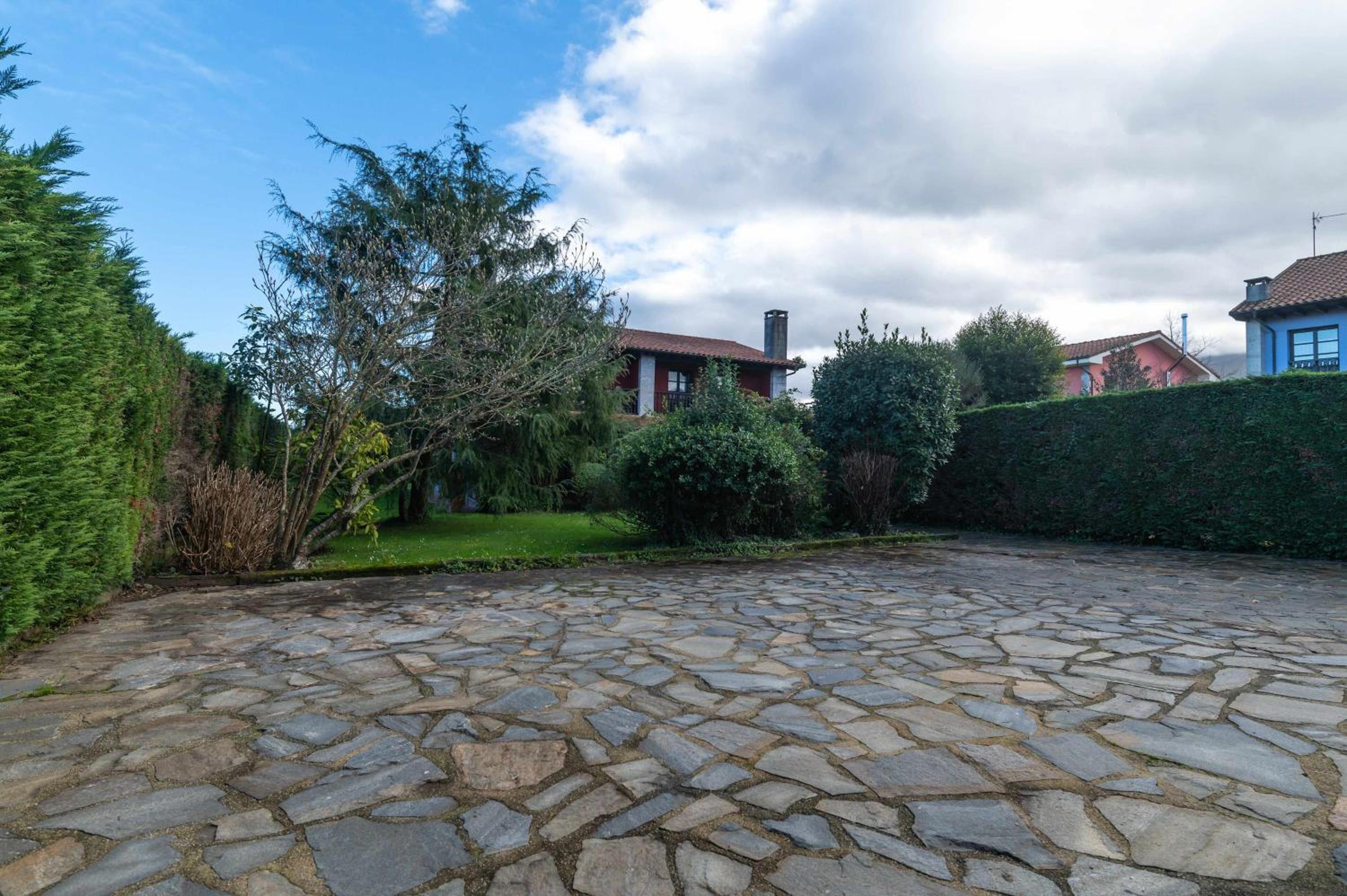 Villa en Llanes con jardín cerca playa - Castañín