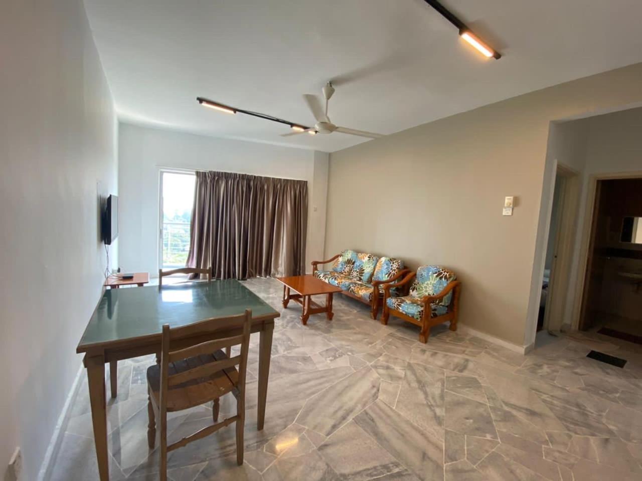 B13-11marina view villas photo 1