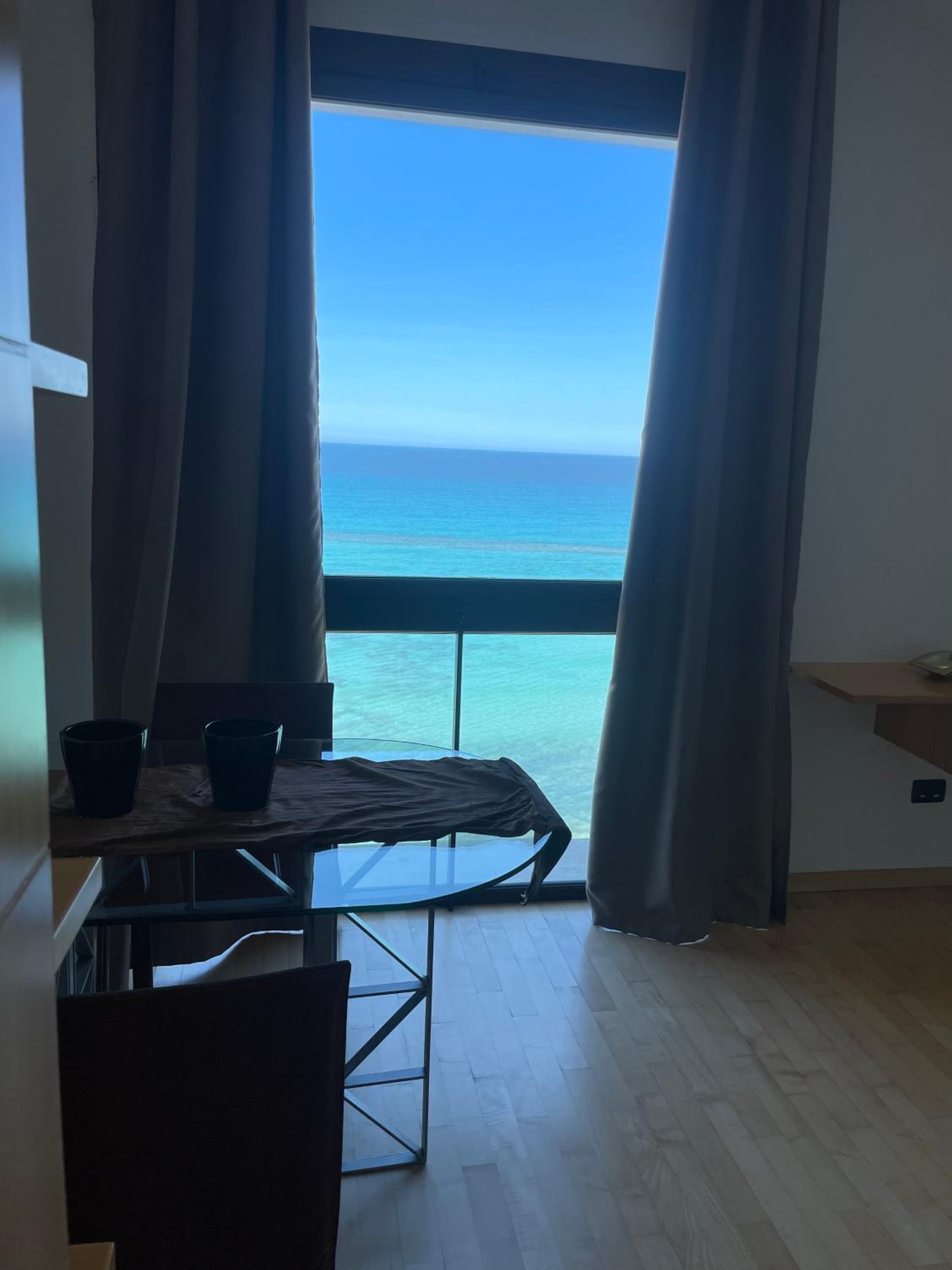 Garibaldi en Trapani — hotel room
