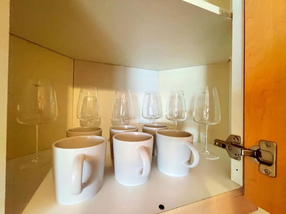 Spacious 3-Bedroom Ground Floor Flat with Free Parking in Central Location view 2