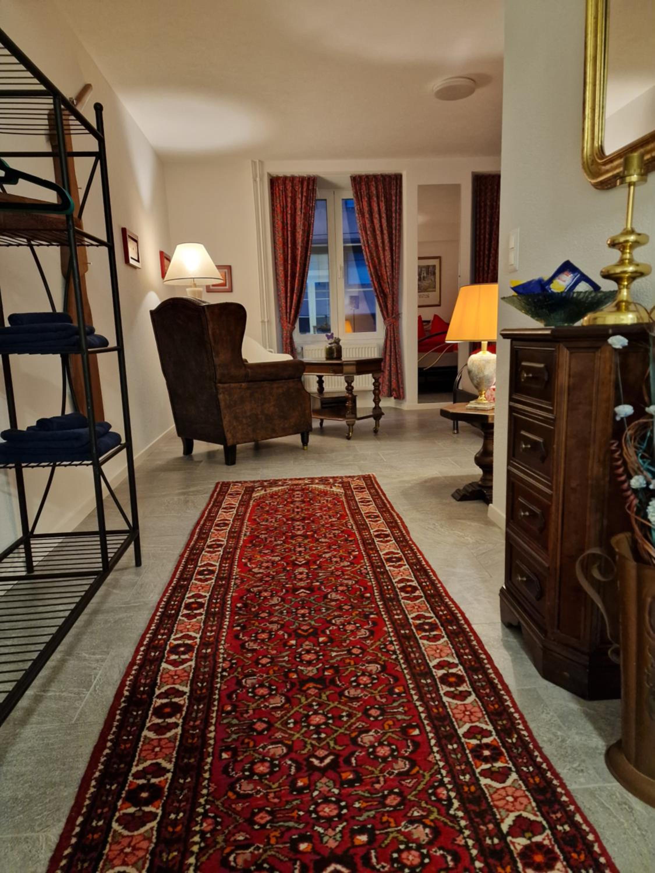 Bastis Luxury Studios Central