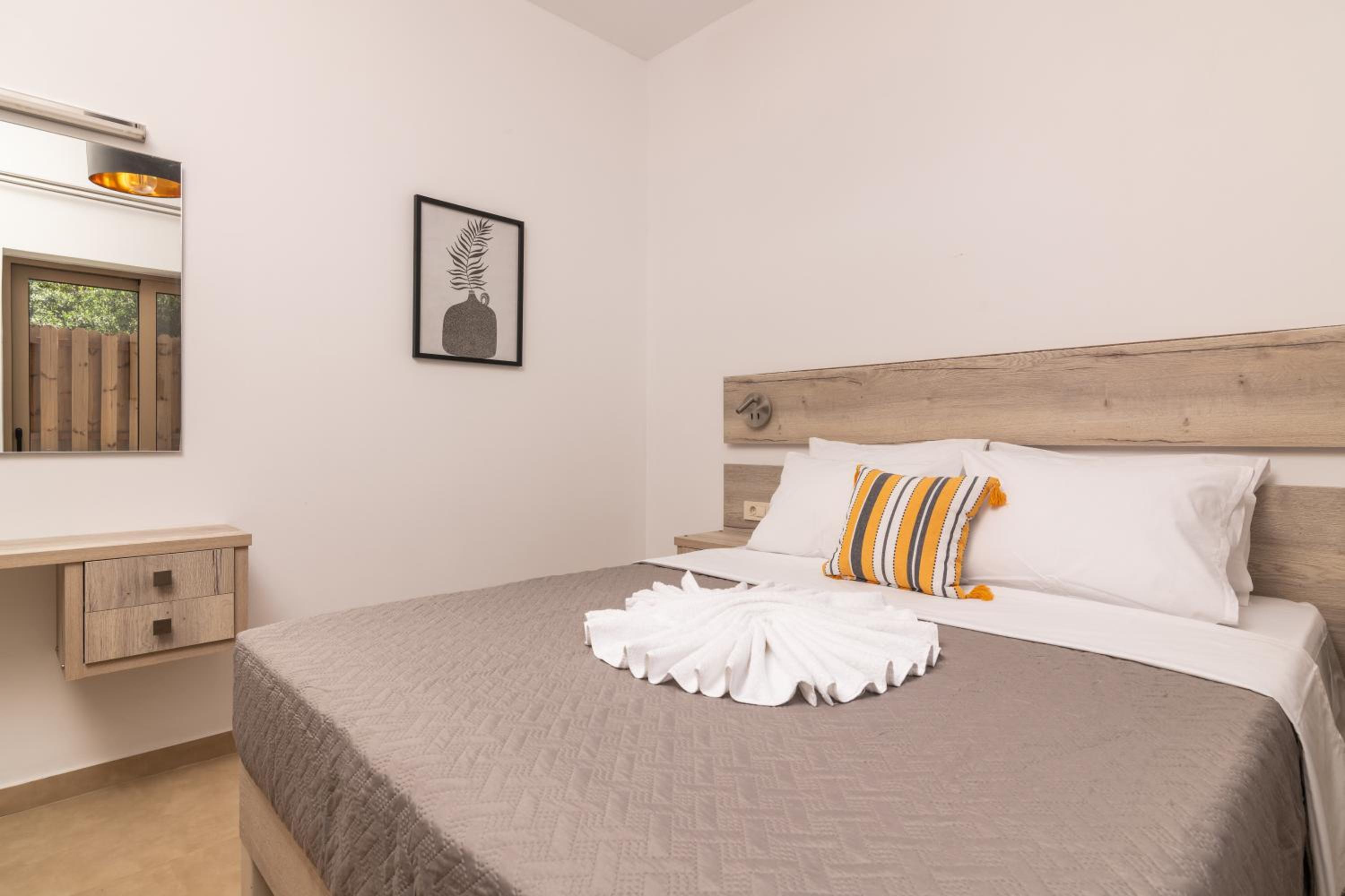 Claudio Stone House photo 2