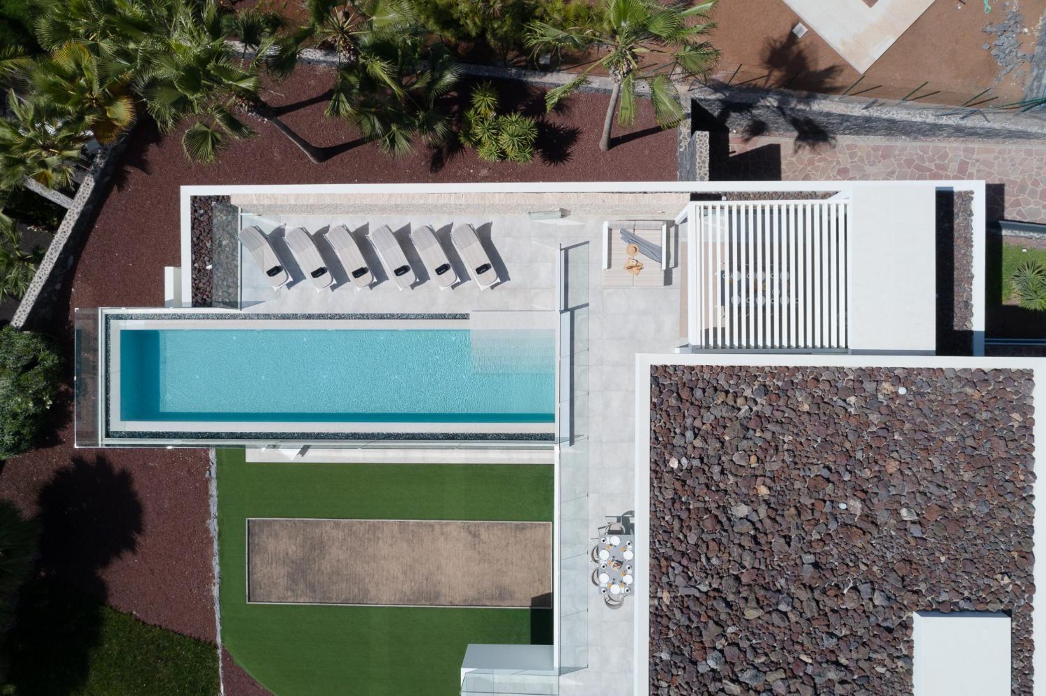 KARAT Villa Zambrano - INCLUDES GOLF CART view 2