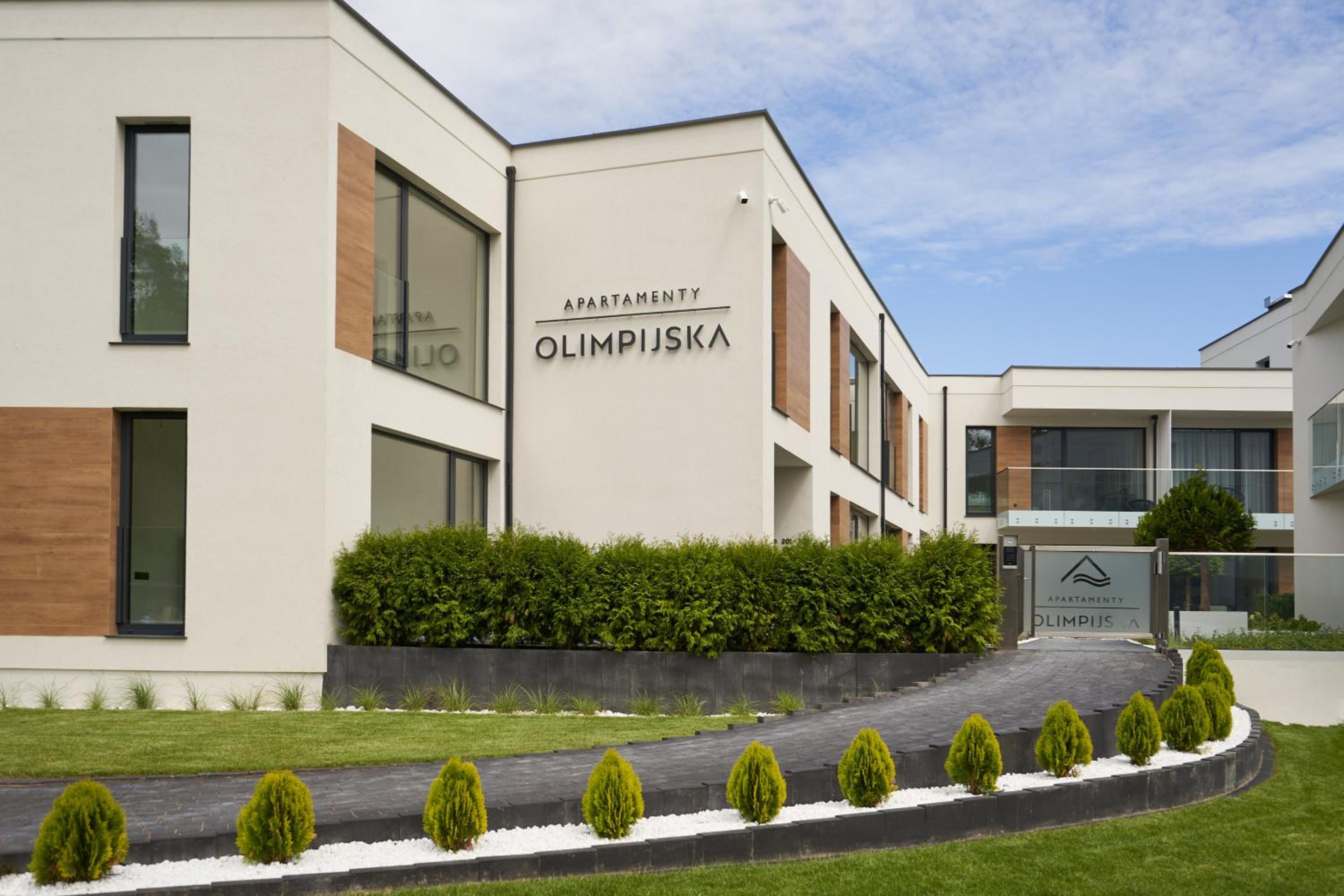Olimpijska nad jeziorem by RENT4YOU