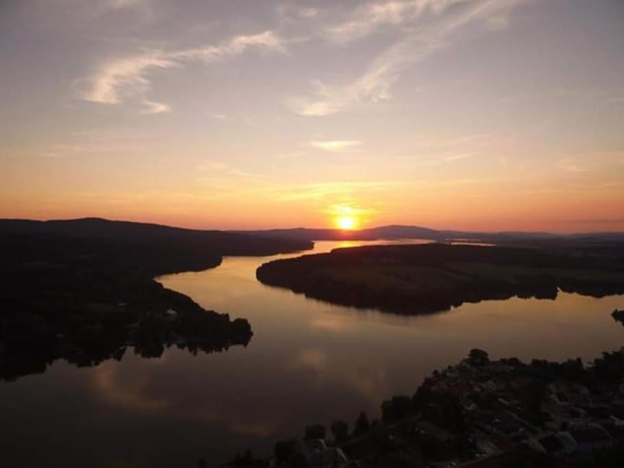 Apartmán s terasou a výhledem na jezero Lipno