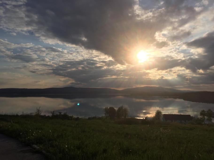 Apartmán s terasou a výhledem na jezero Lipno