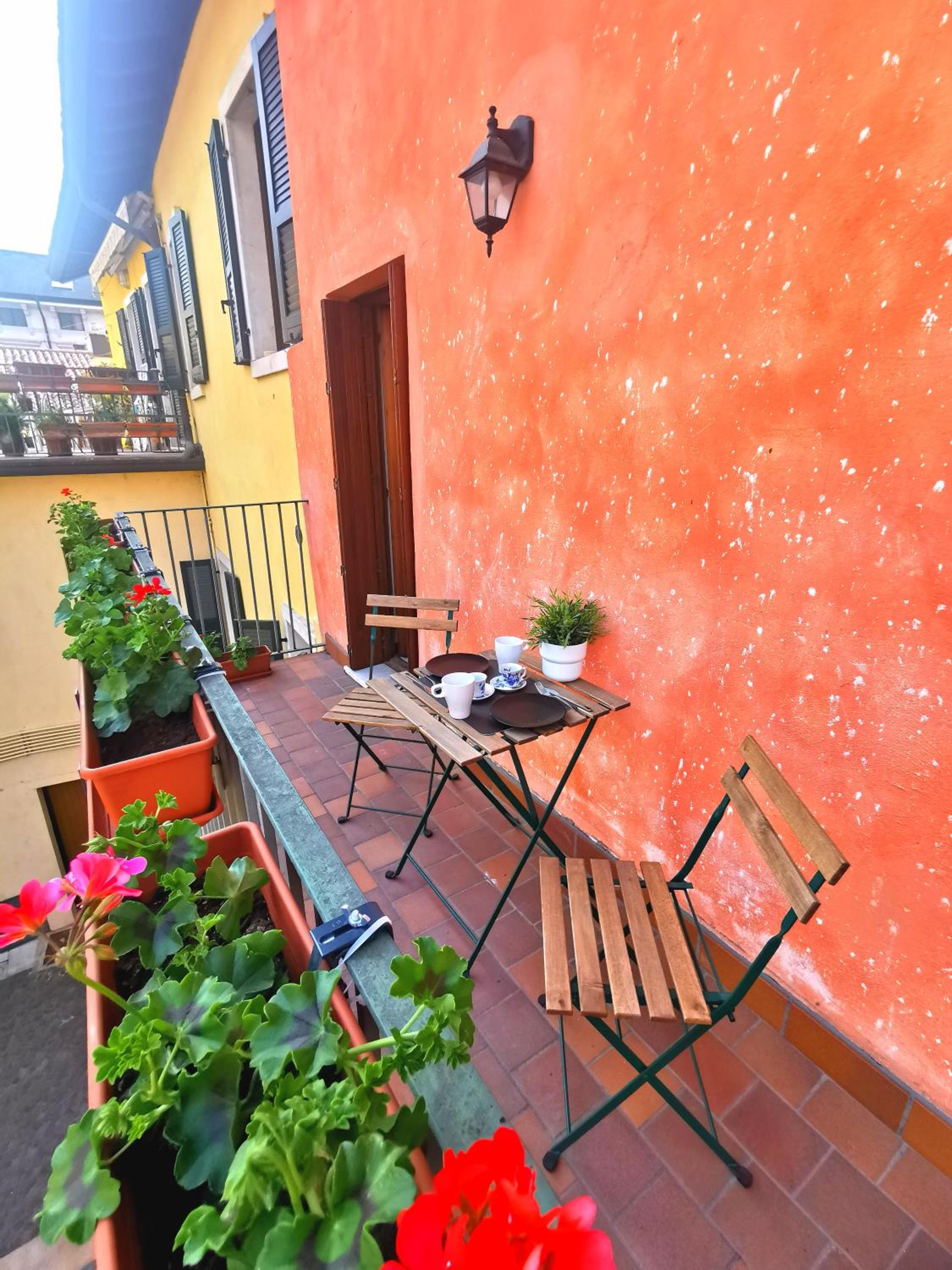 Old Town Apartment with Terrace - Live Love Lake view 2