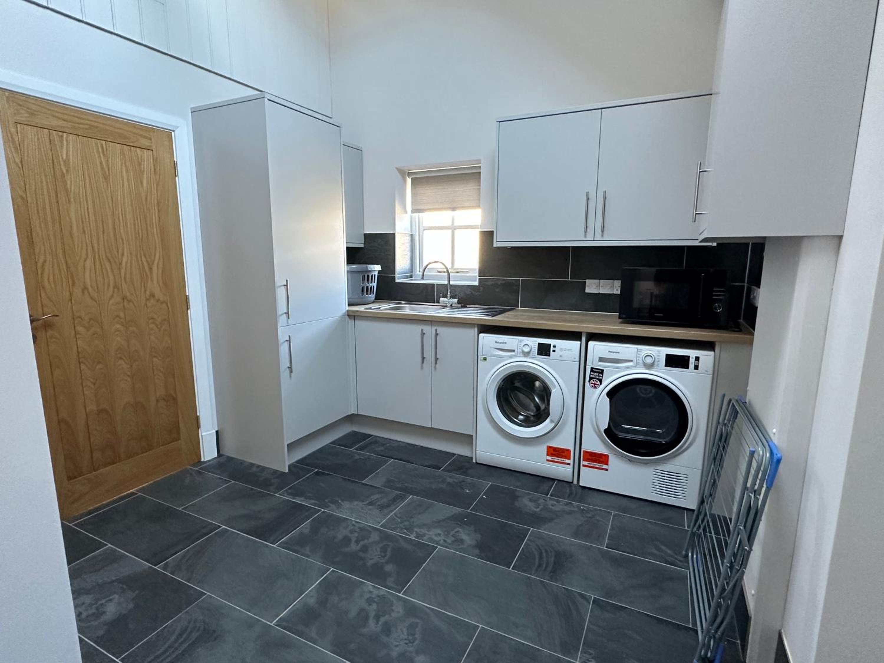 Beudy Howel - beautiful barn conversion with fire pit, close to beaches