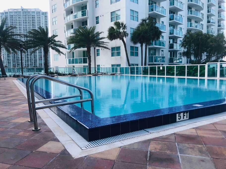 Beautiful Brickell Loft with Free Parking