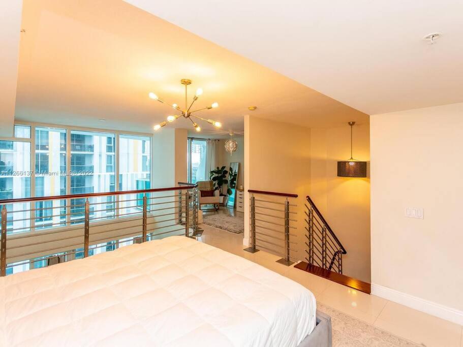 Beautiful Brickell Loft with Free Parking