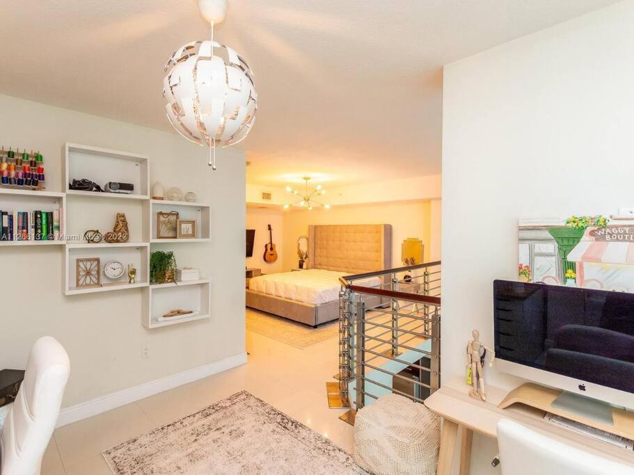 Beautiful Brickell Loft with Free Parking