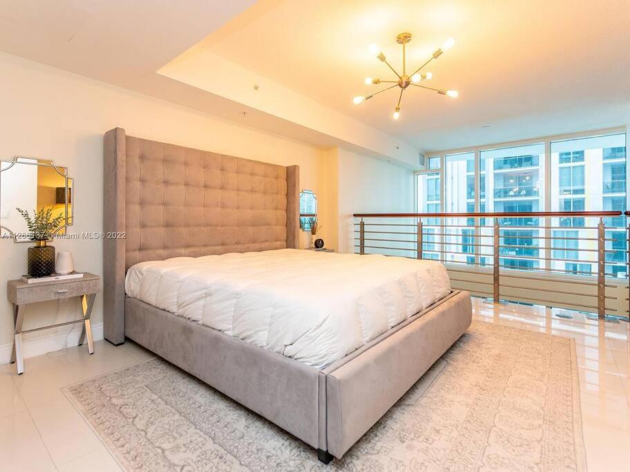 Beautiful Brickell Loft with Free Parking