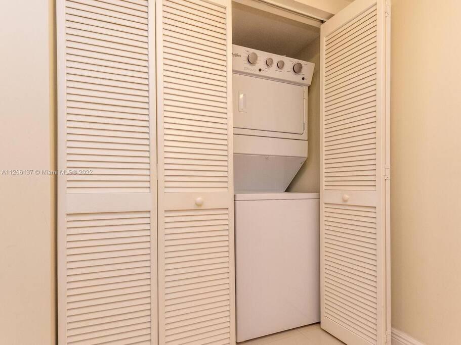 Beautiful Brickell Loft with Free Parking