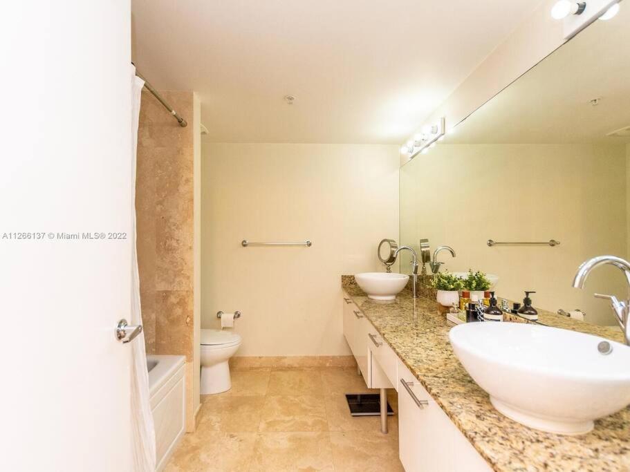 Beautiful Brickell Loft with Free Parking
