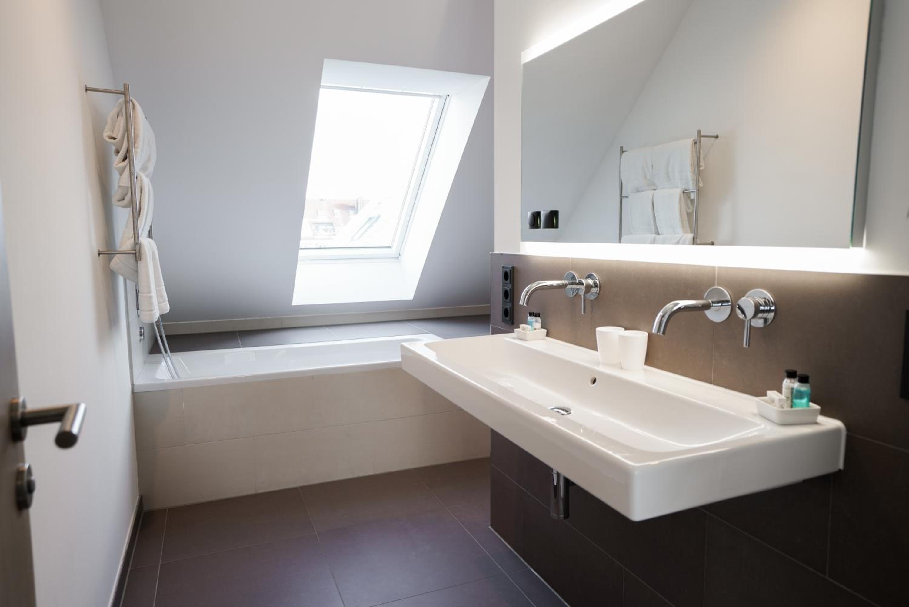 Max Lodging Serviced Apartments