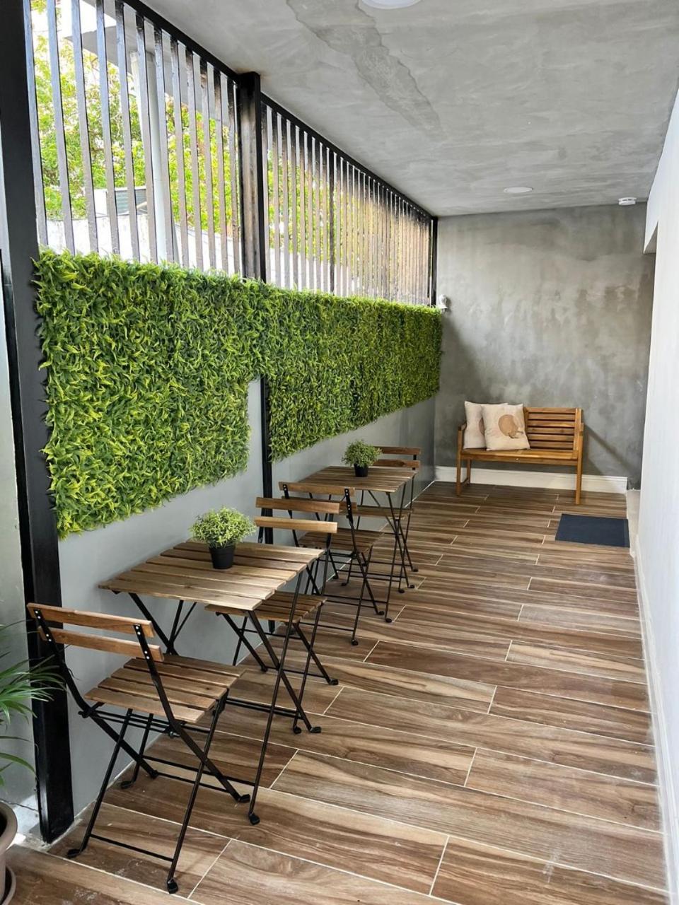 Suites By SalcedO