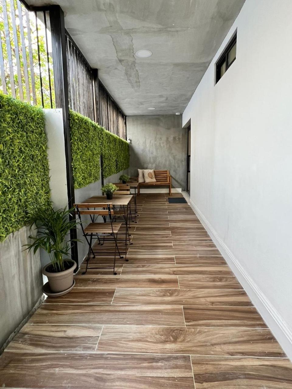 Suites By SalcedO