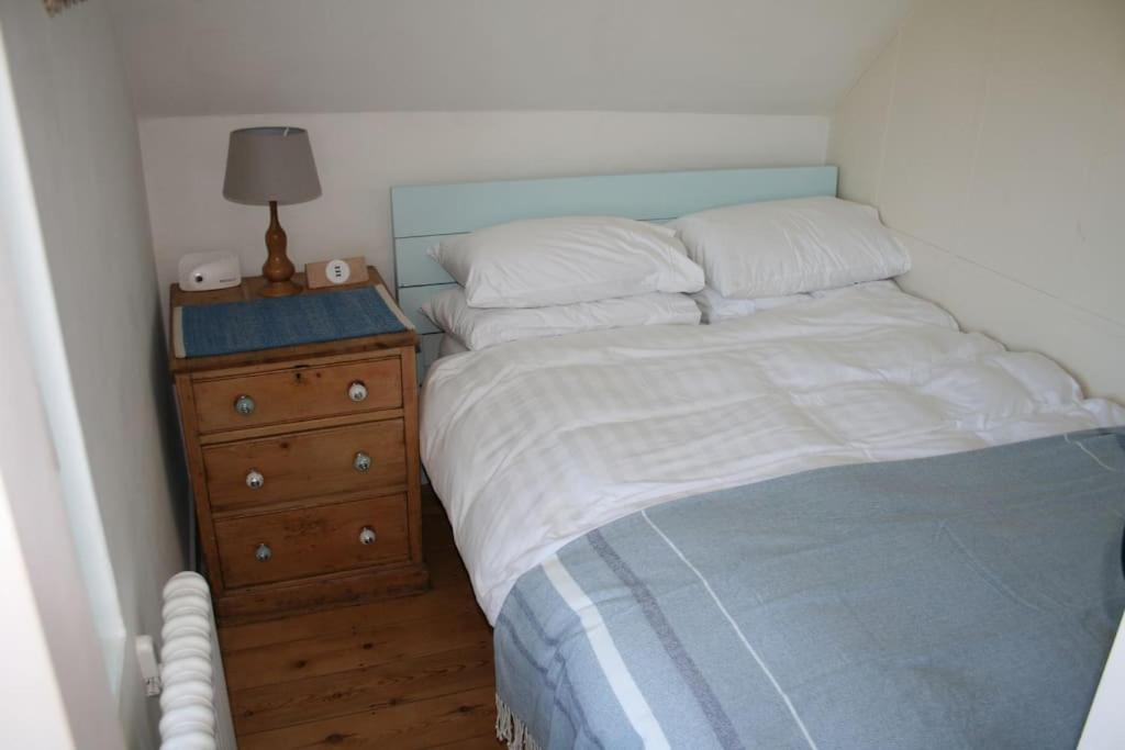 Greystone Cottage - Sea views, short stroll to a beautiful sandy beach view 5