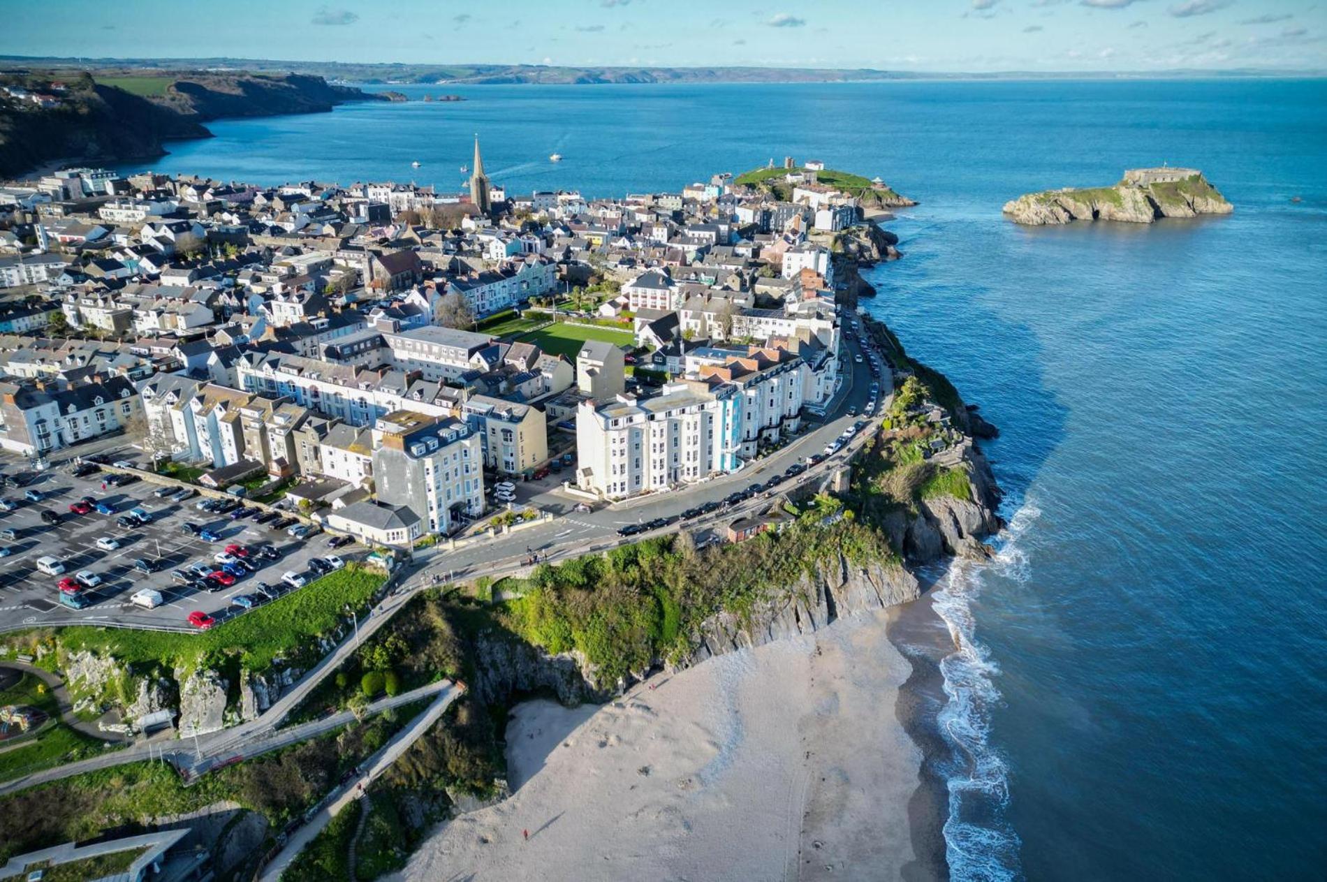The Cwtch - 2 Bedroom Apartment - Tenby view 5