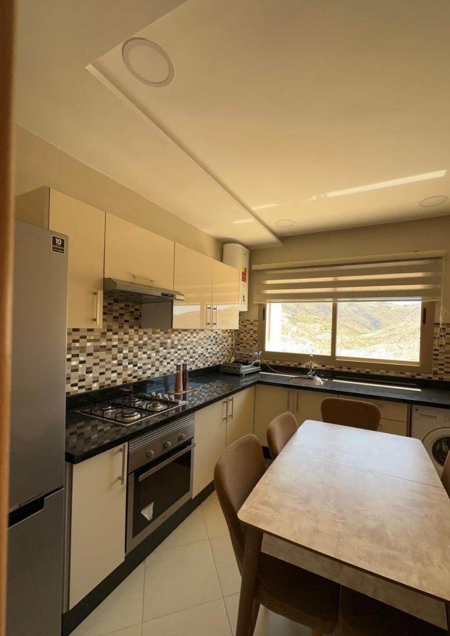bel appartement équipé et spacieux avec vue magnifique sur mer view 4