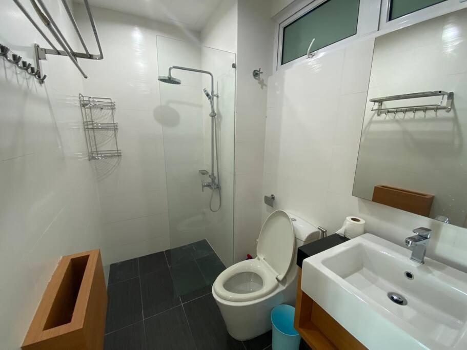 Cozy Twin Galaxy Studio Netflix 4 Pax JB City