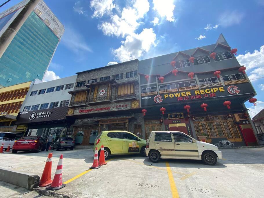 Cozy Twin Galaxy Studio Netflix 4 Pax JB City
