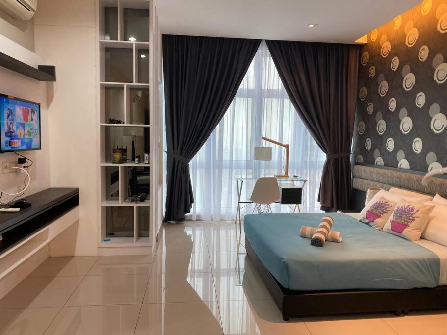 Cozy Twin Galaxy Studio Netflix 4 Pax JB City