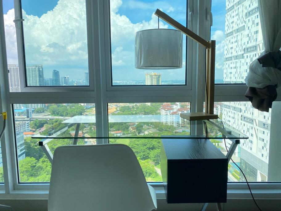 Cozy Twin Galaxy Studio Netflix 4 Pax JB City