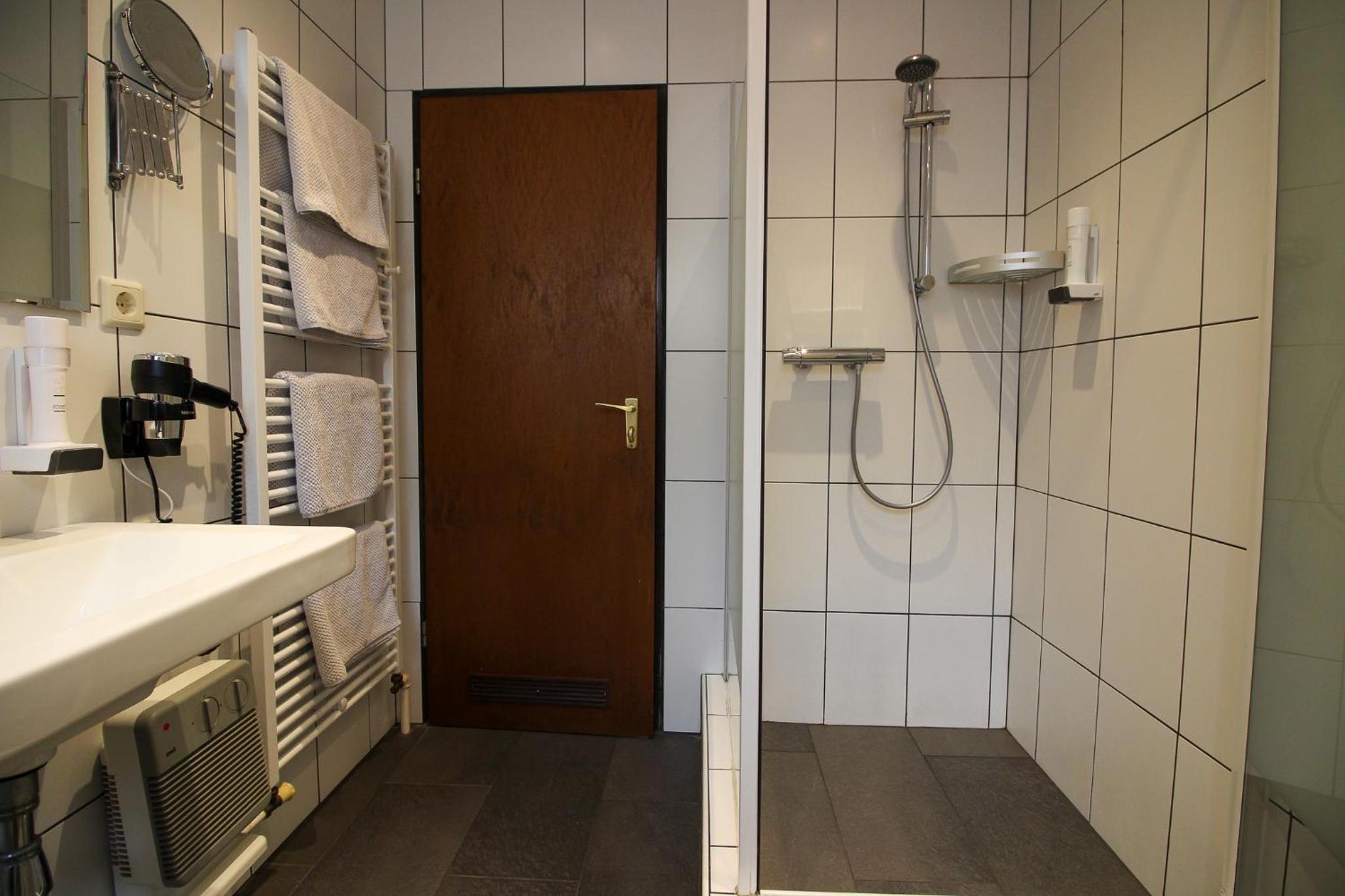 Photo 42