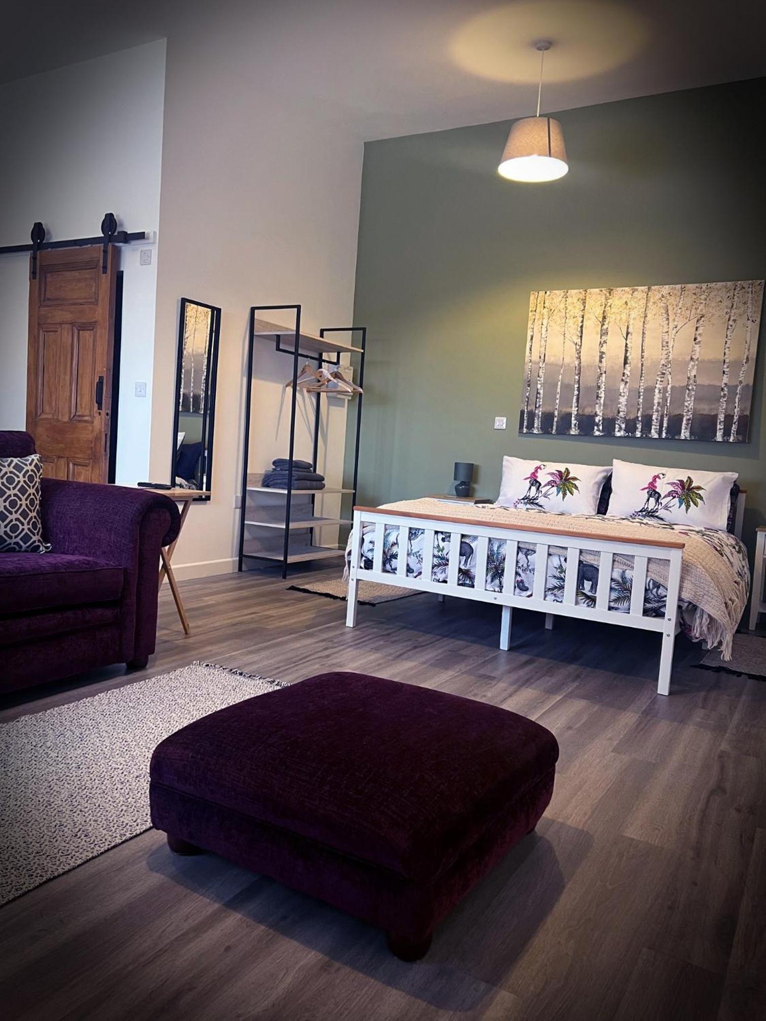 Hotel Modern Barn Conversion - Image 1