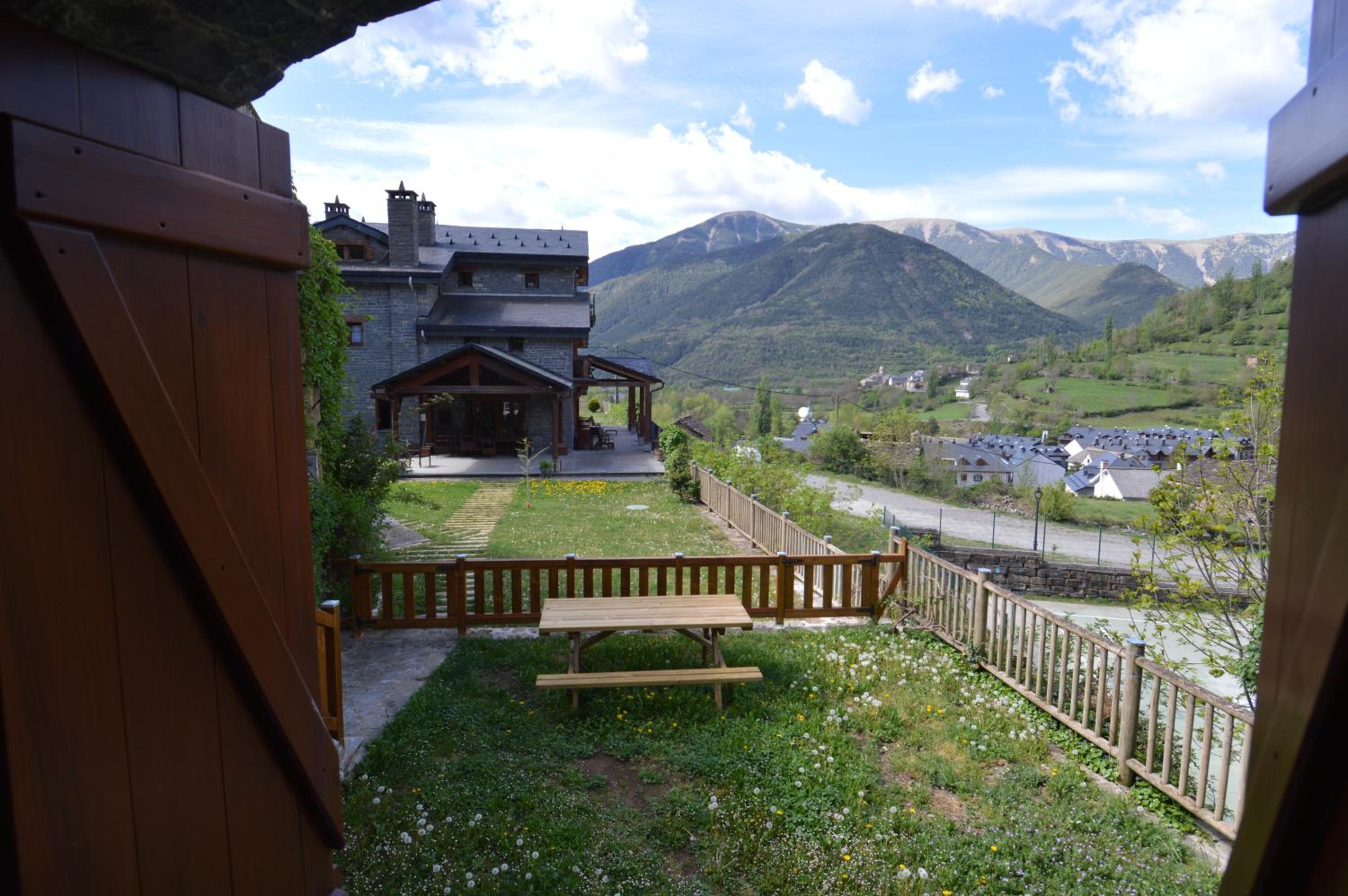 Photo 9