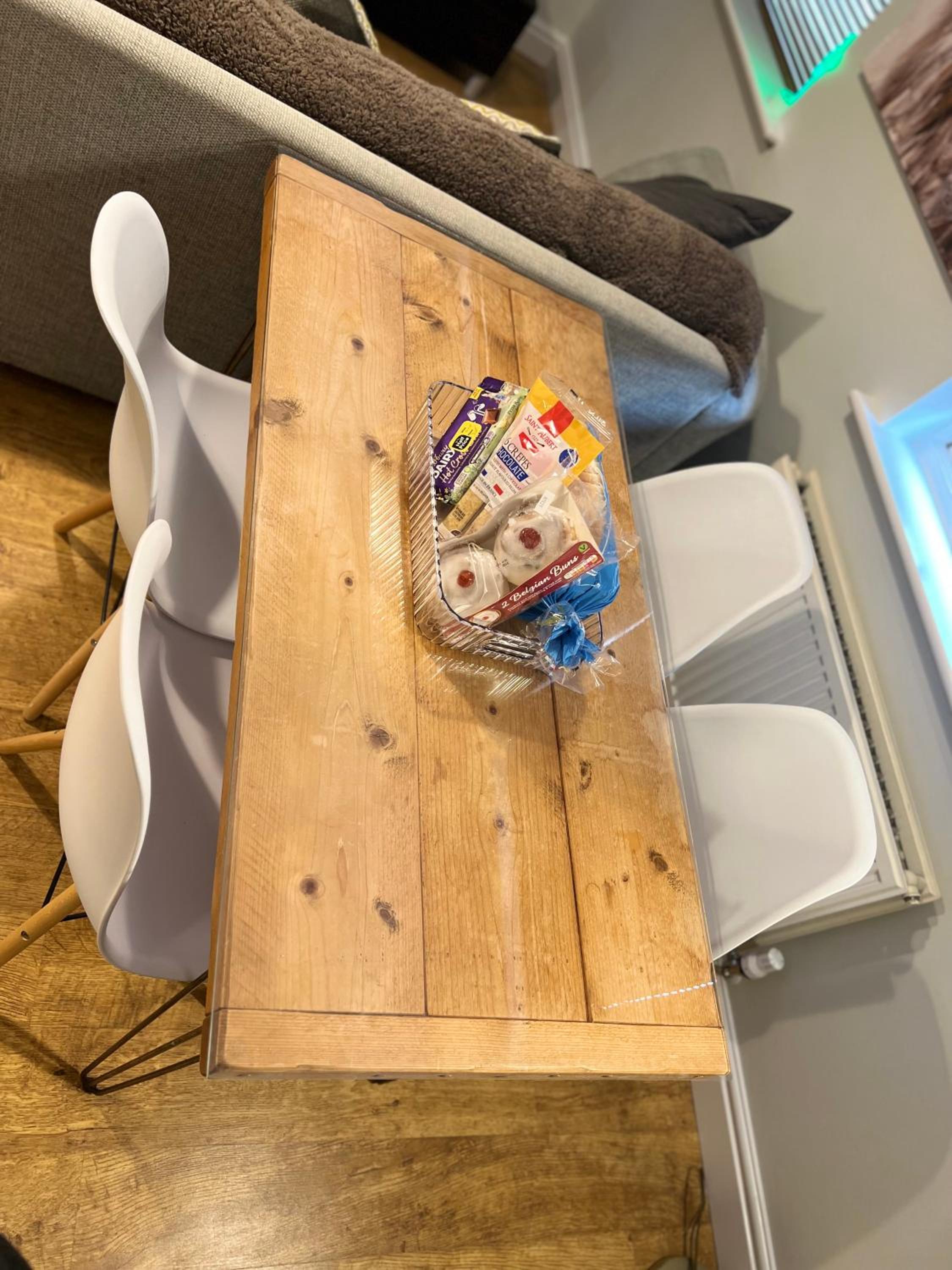 Ground floor apartment, central location with free parking