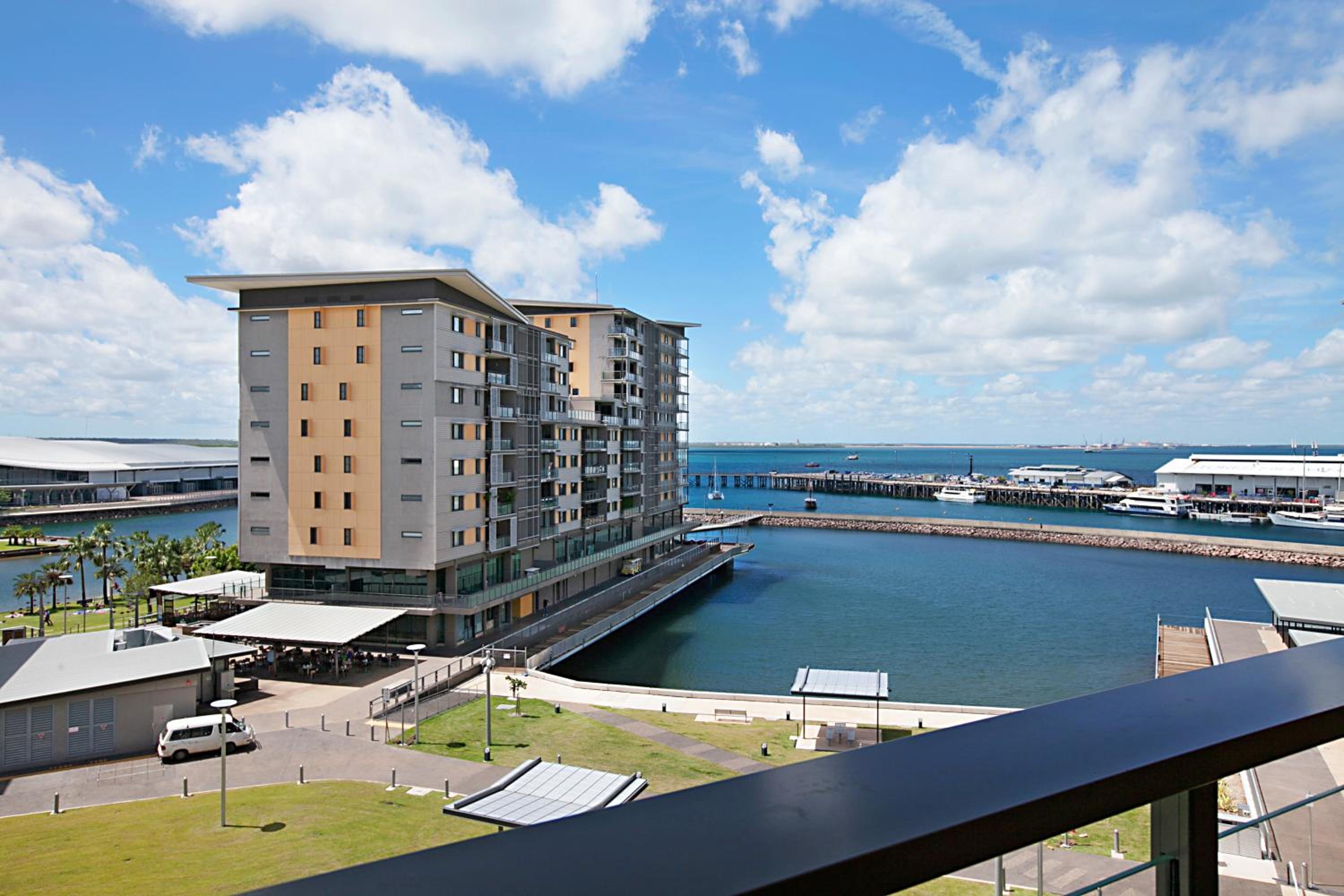 Saltwater Suites - Waterfront Apartments