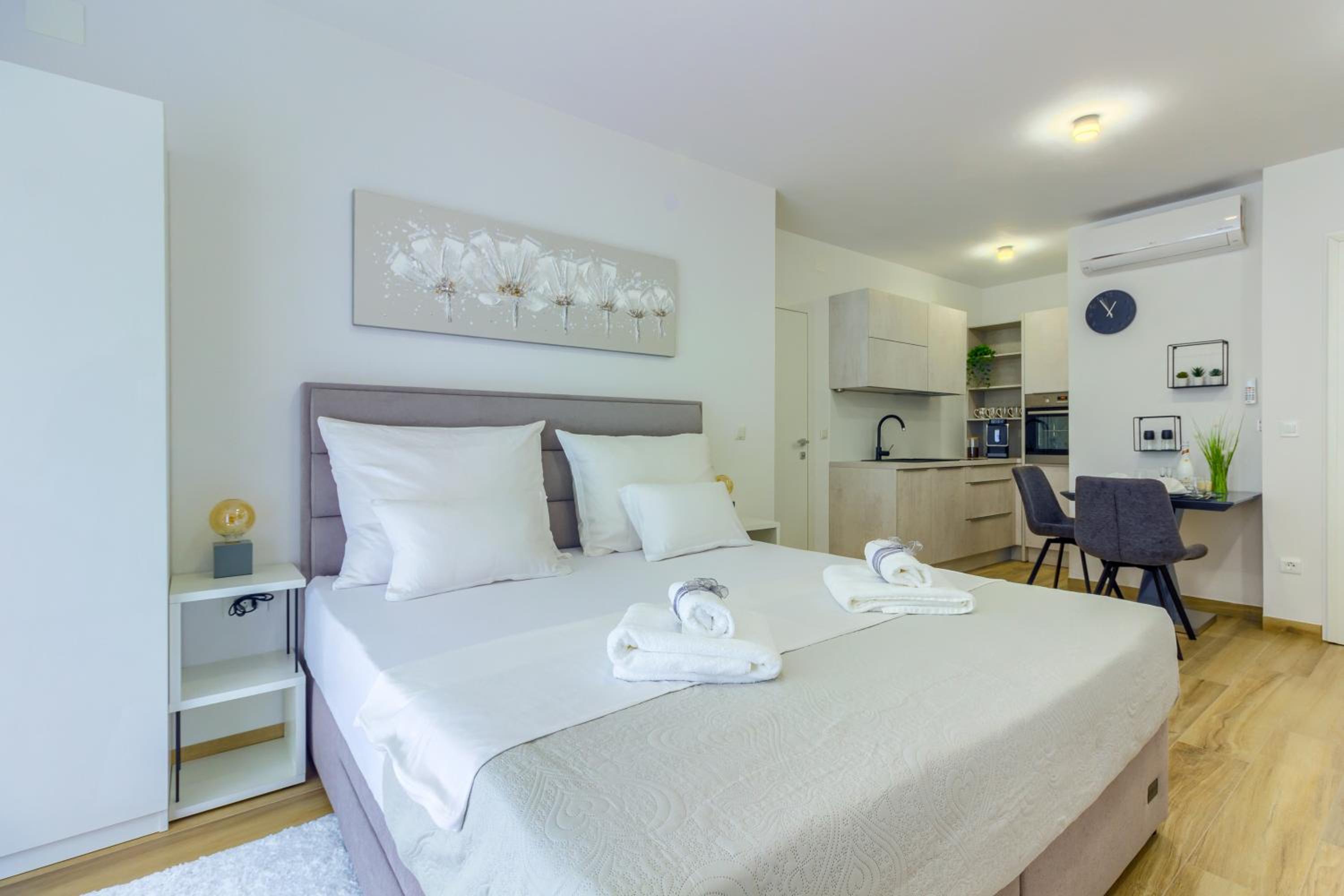 White Residence Luxury Apartment Bibinje