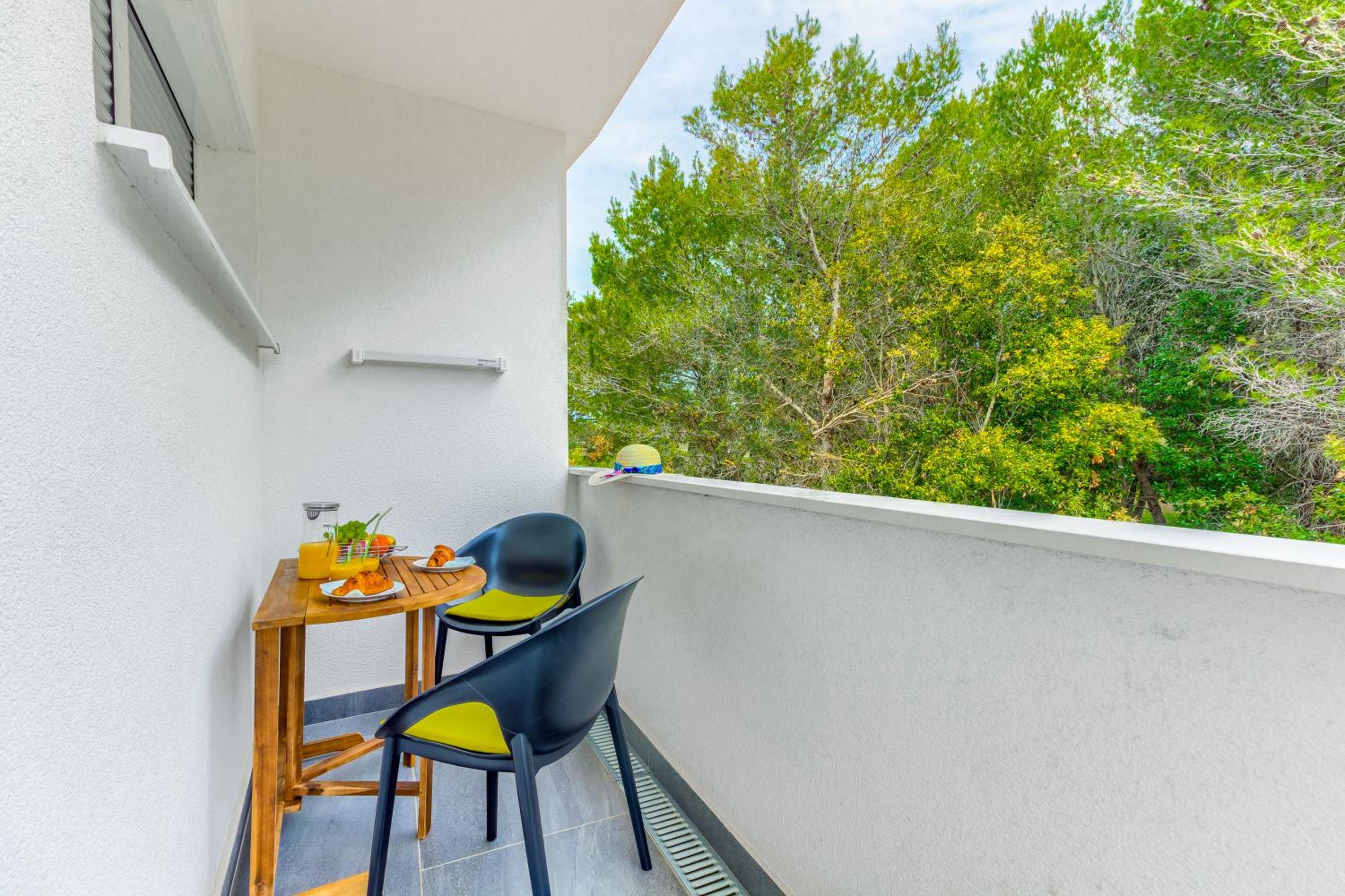 White Residence Luxury Apartment Bibinje