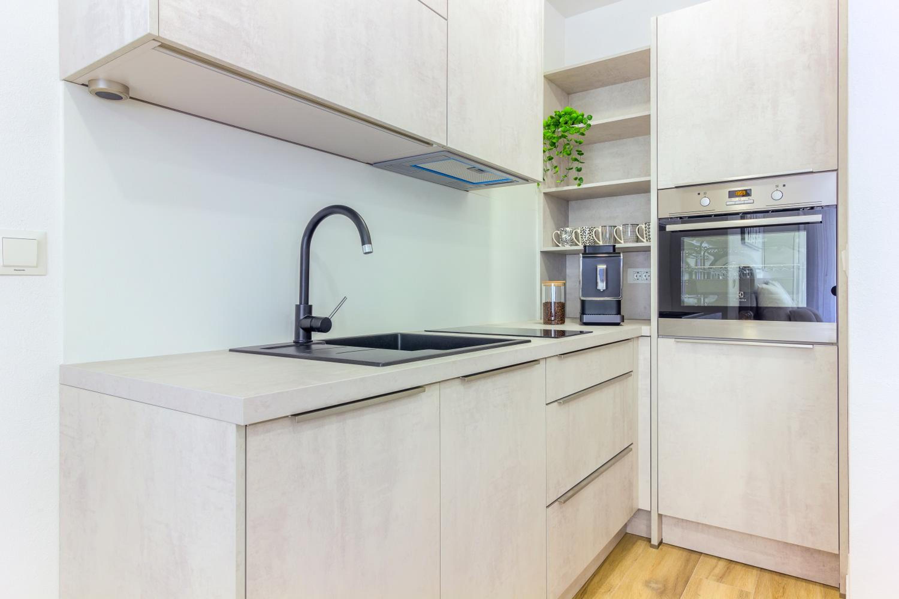 White Residence Luxury Apartment Bibinje