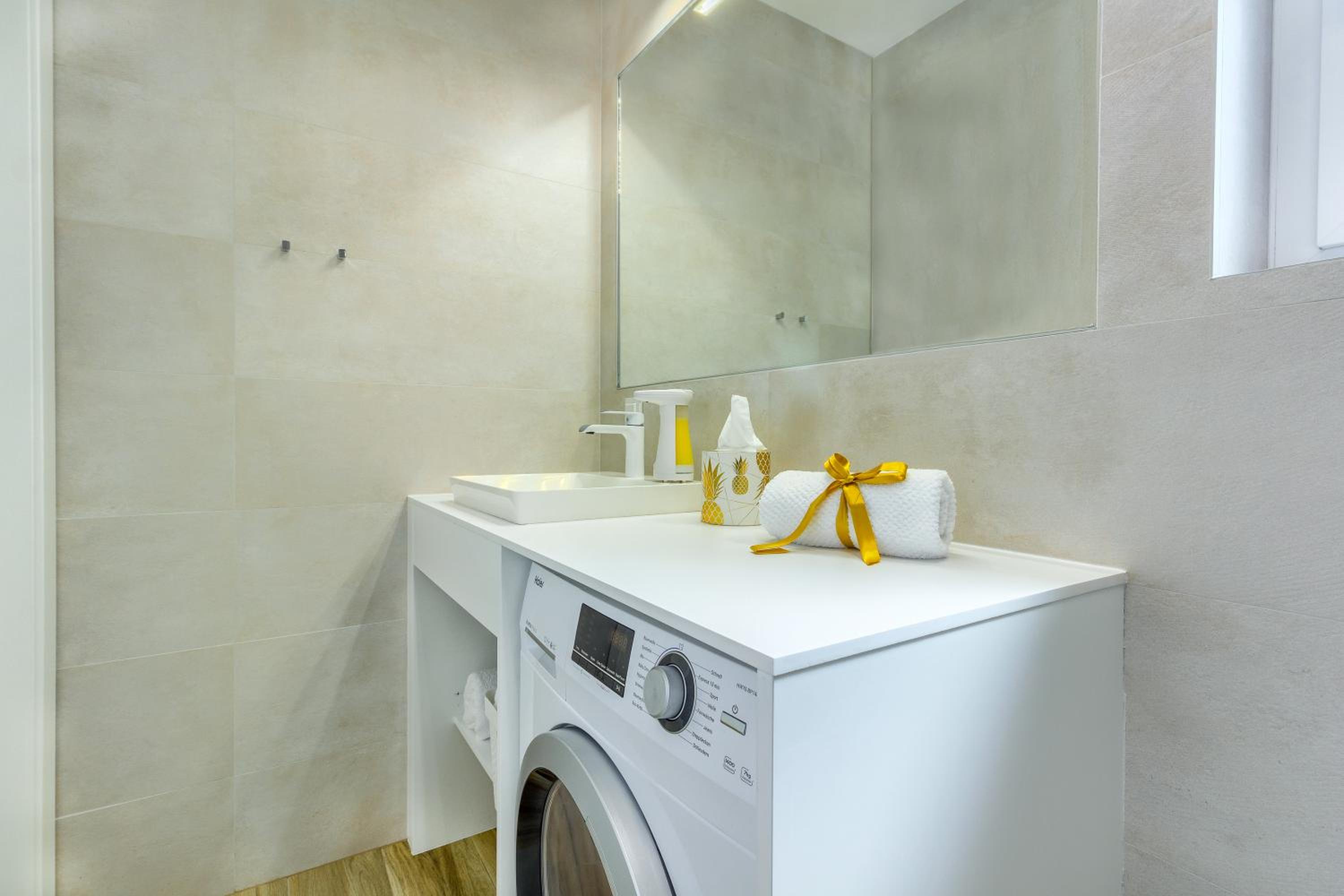 White Residence Luxury Apartment Bibinje