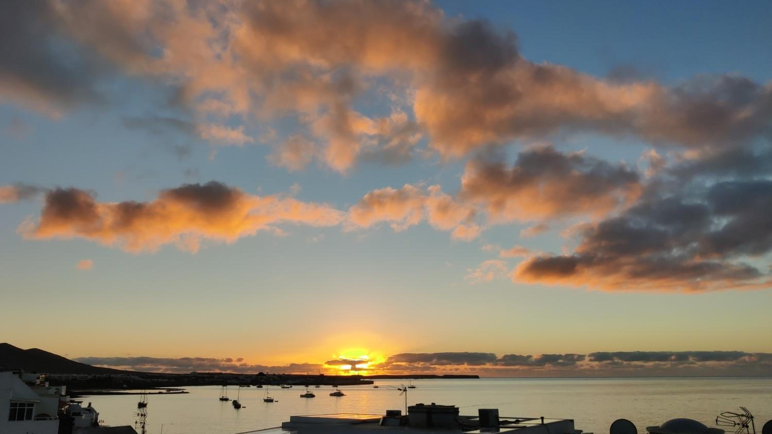 Playa Blanca Center Ocean View Apartment