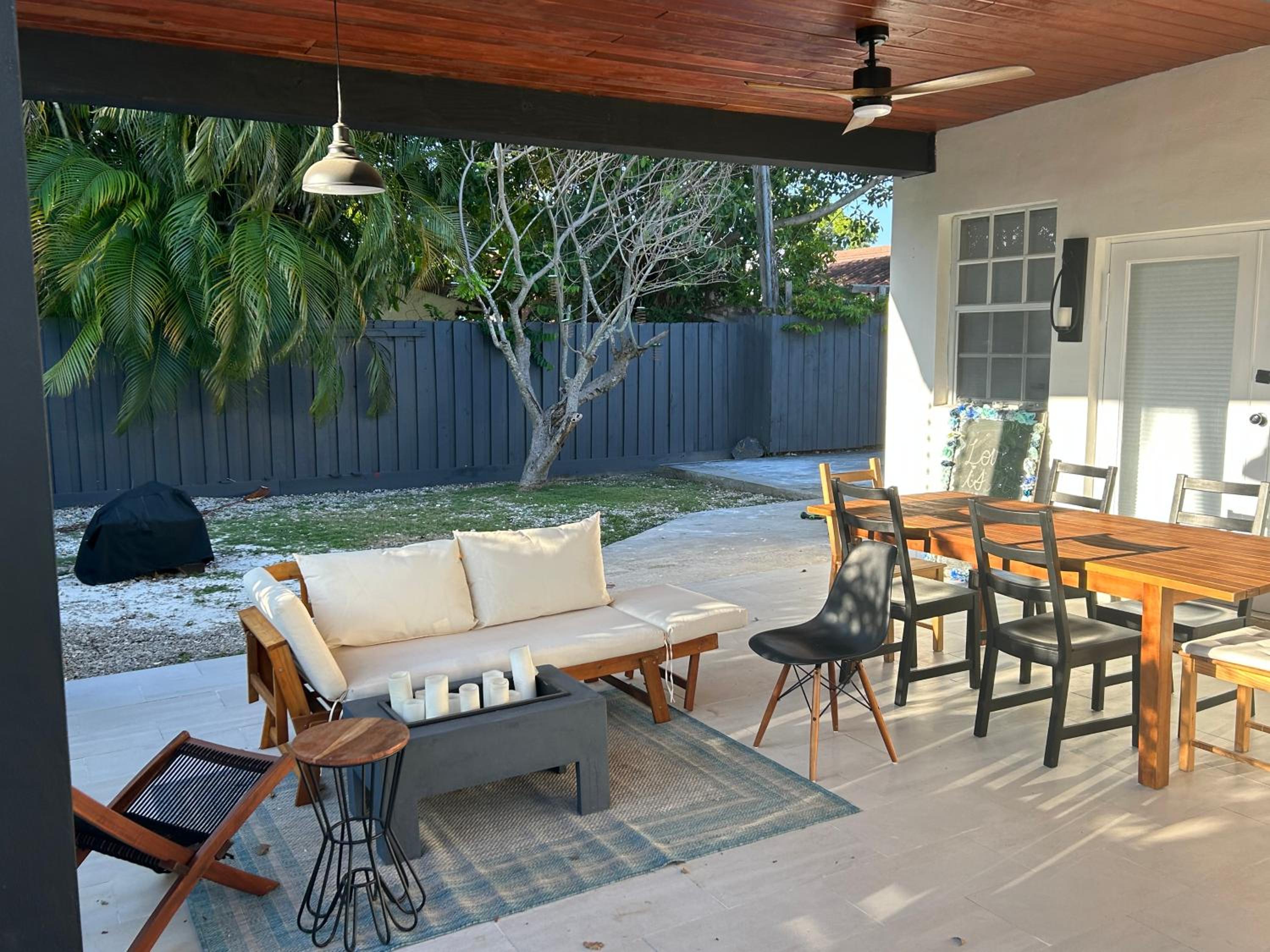 Amazing 3-bedroom modern home in Coral Gables area