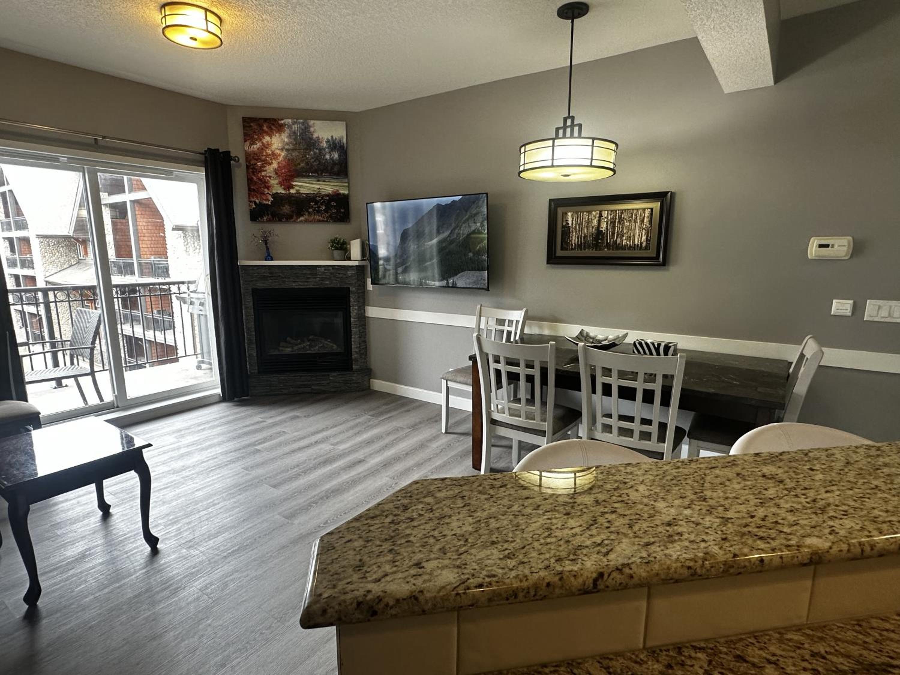 Luxury Two Queen Beds Condo - Grande Rockies Resort Indoor Parking Pool Hot tub GYM