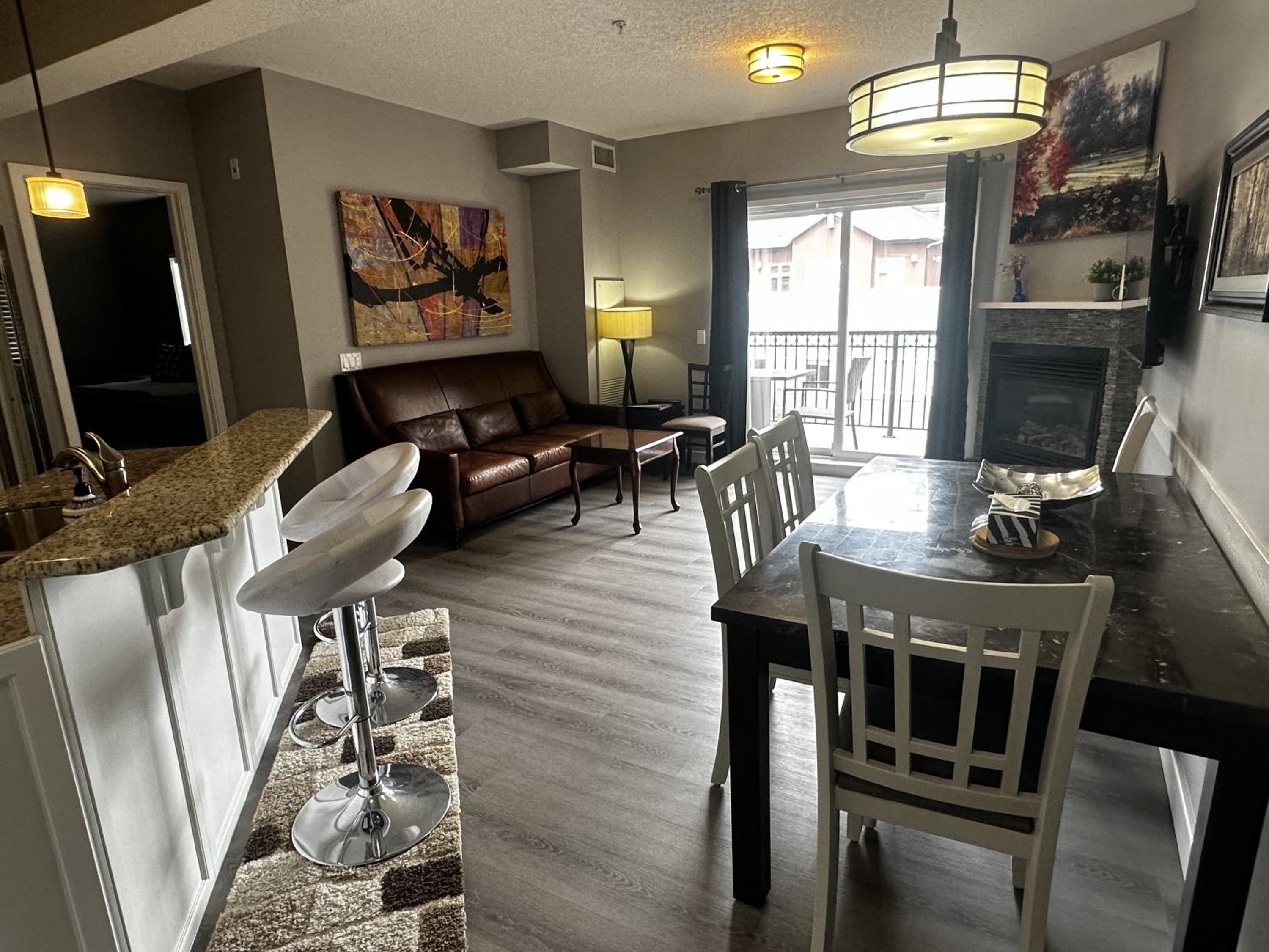 Luxury Two Queen Beds Condo - Grande Rockies Resort Indoor Parking Pool Hot tub GYM