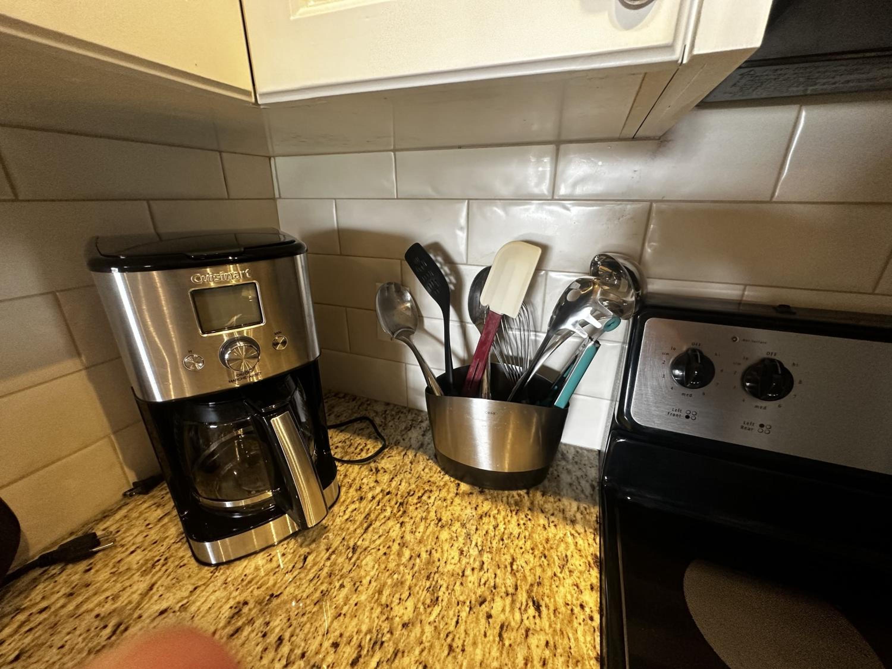 Luxury Two Queen Beds Condo - Grande Rockies Resort Indoor Parking Pool Hot tub GYM