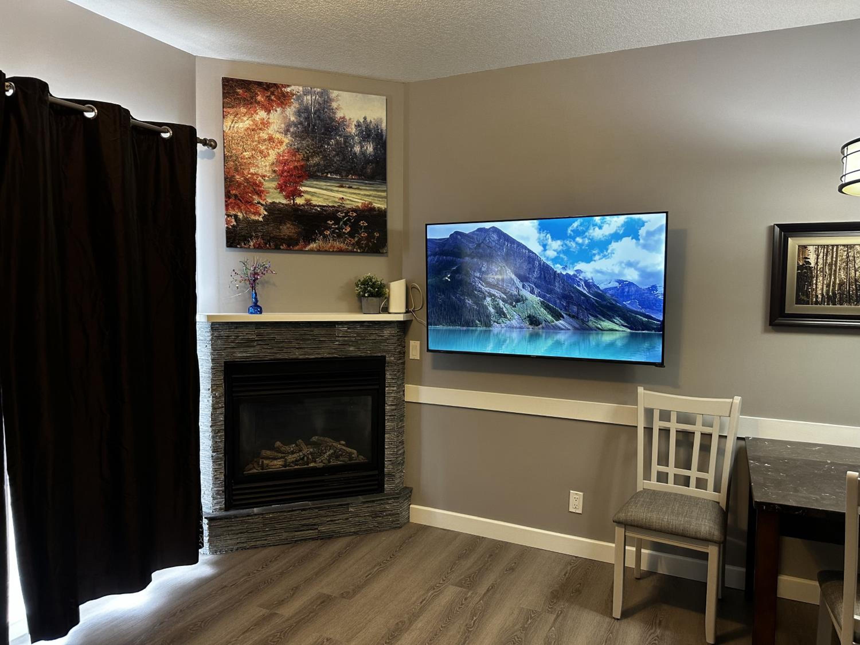 Luxury Two Queen Beds Condo - Grande Rockies Resort Indoor Parking Pool Hot tub GYM