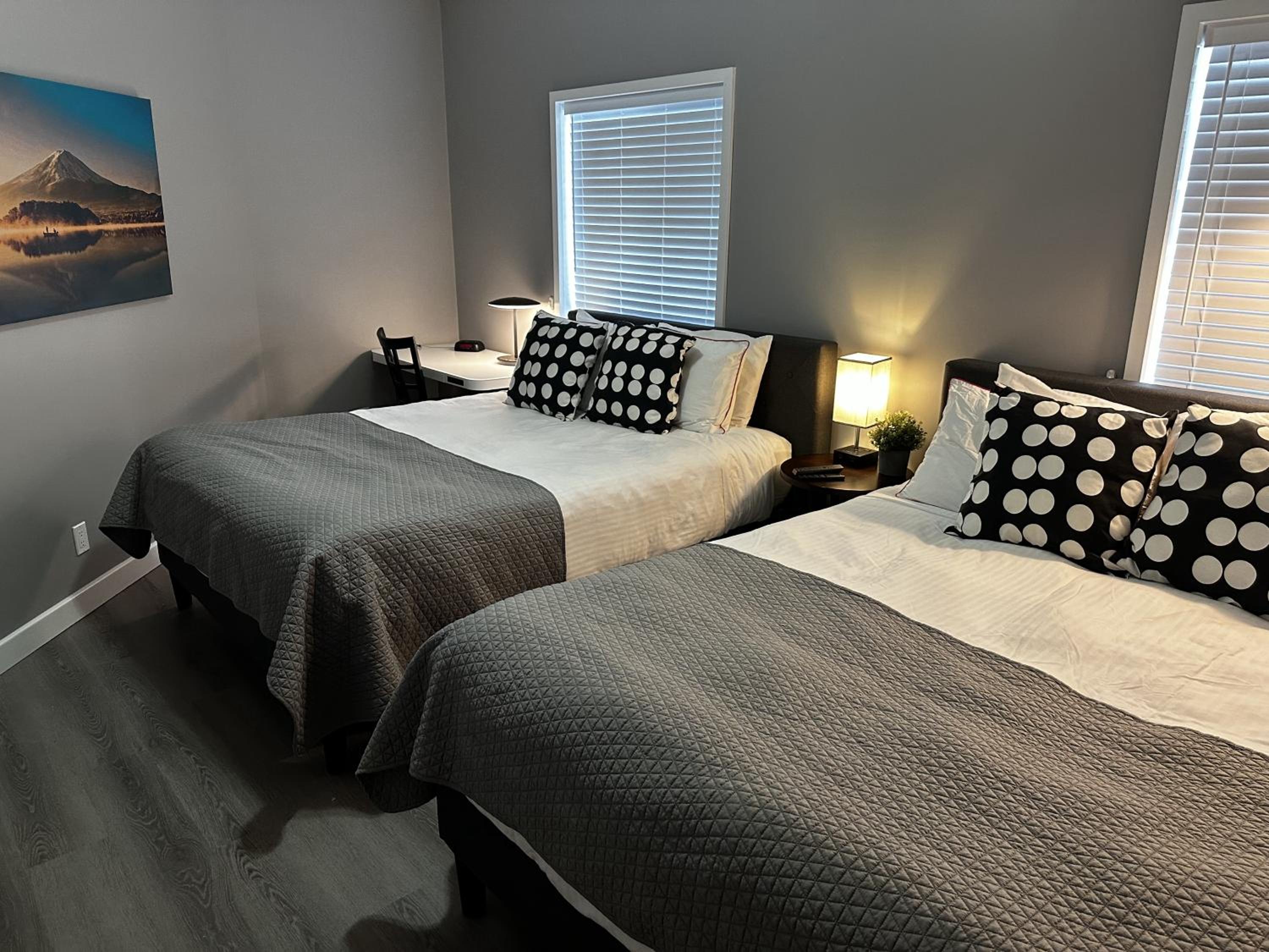 Luxury Two Queen Beds Condo - Grande Rockies Resort Indoor Parking Pool Hot tub GYM